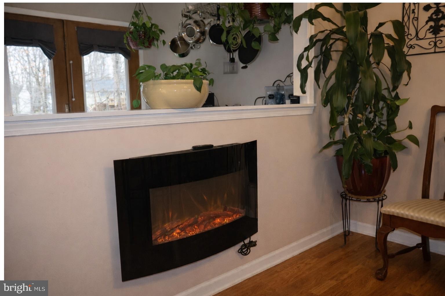 KENSINGTON COURTS - Residential