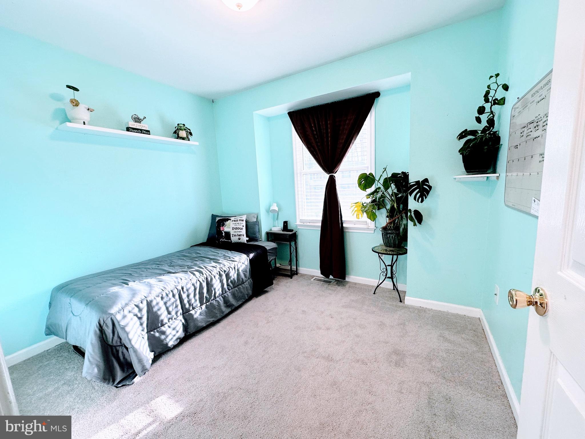 KENSINGTON COURTS - Residential