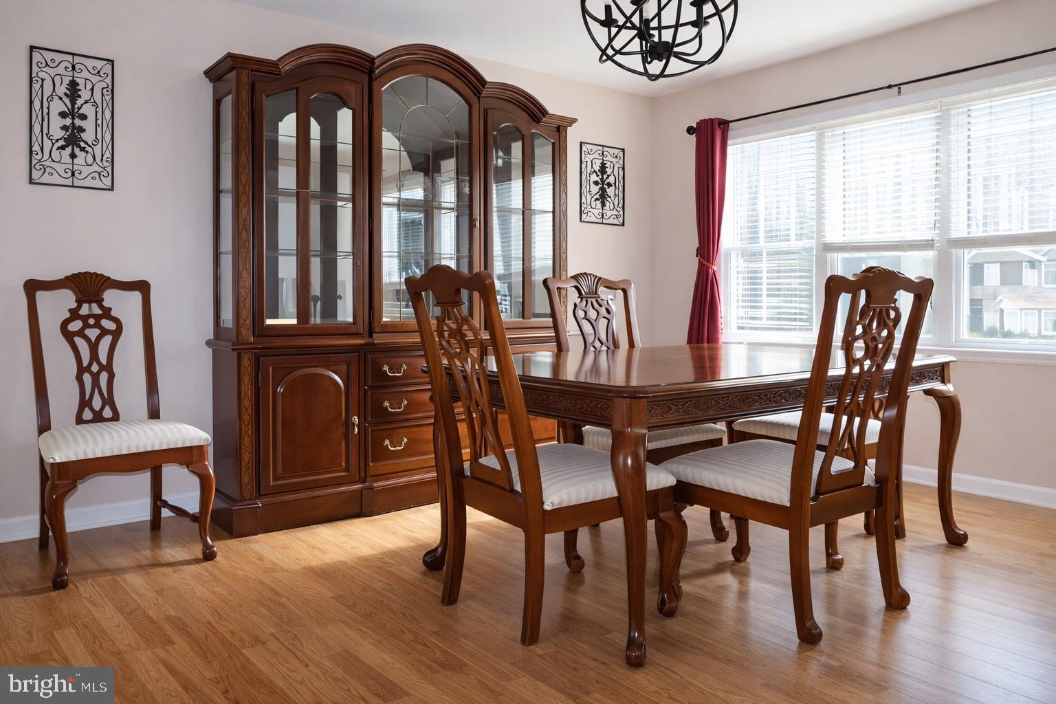 KENSINGTON COURTS - Residential