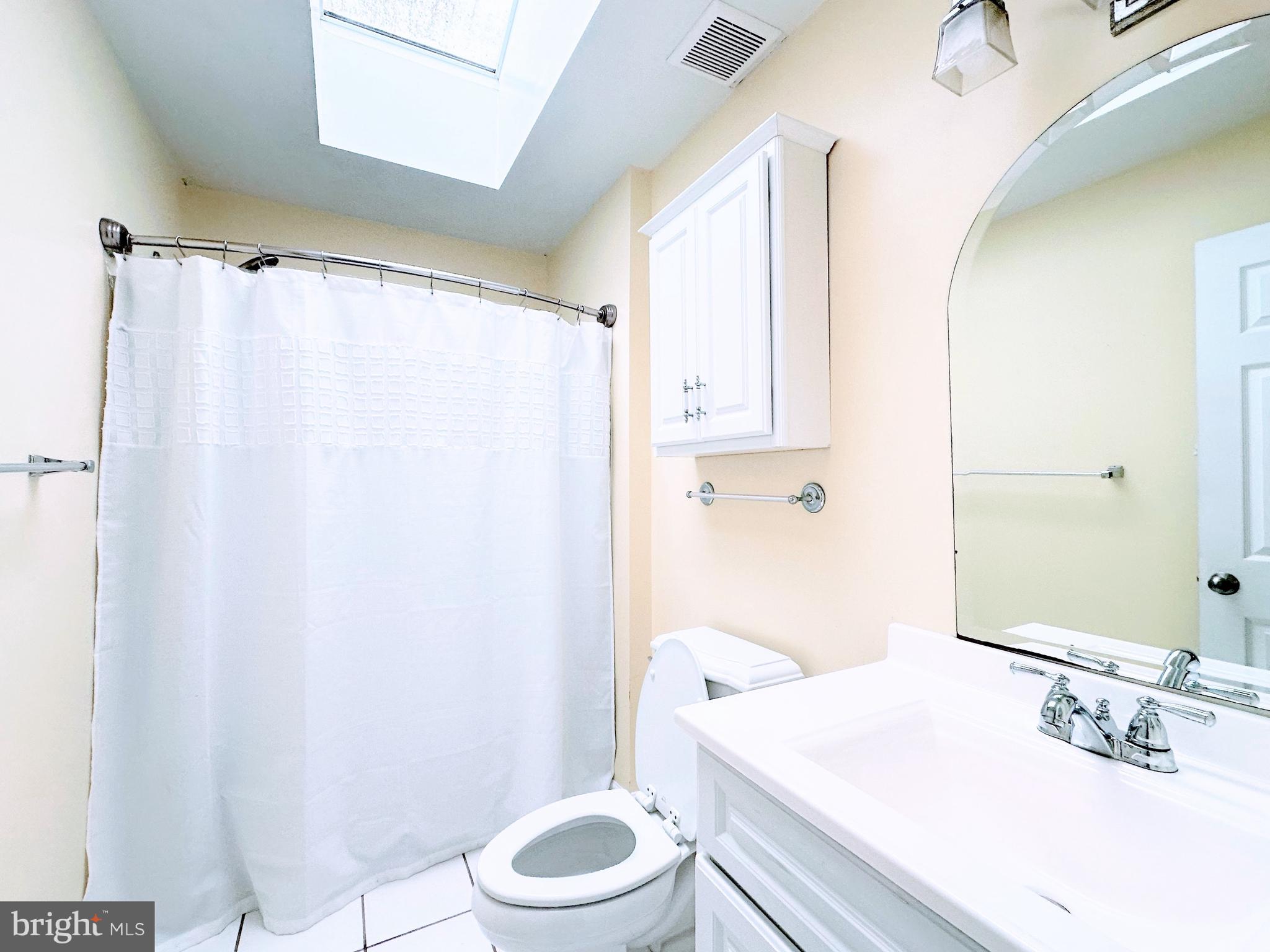 KENSINGTON COURTS - Residential