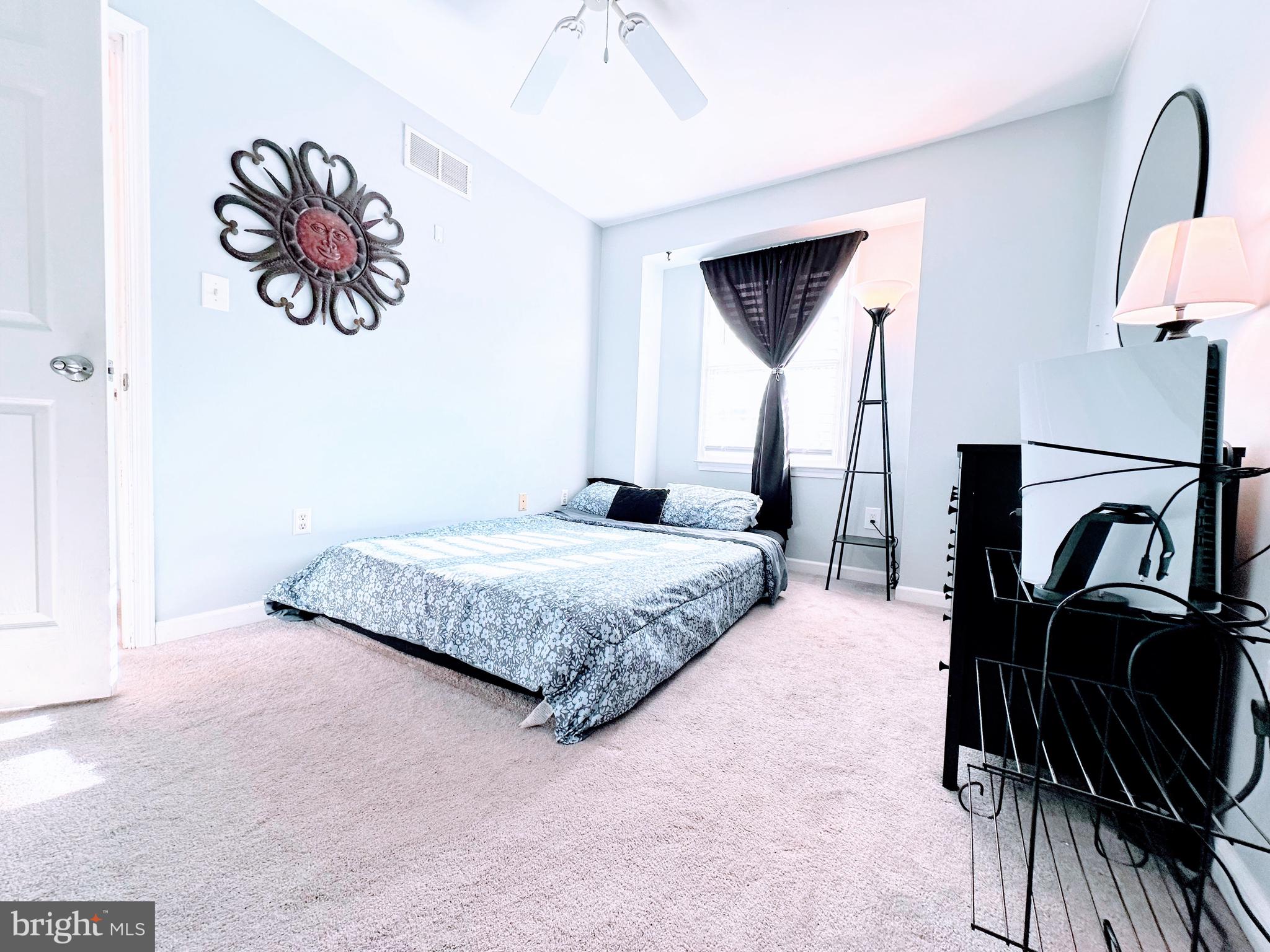 KENSINGTON COURTS - Residential