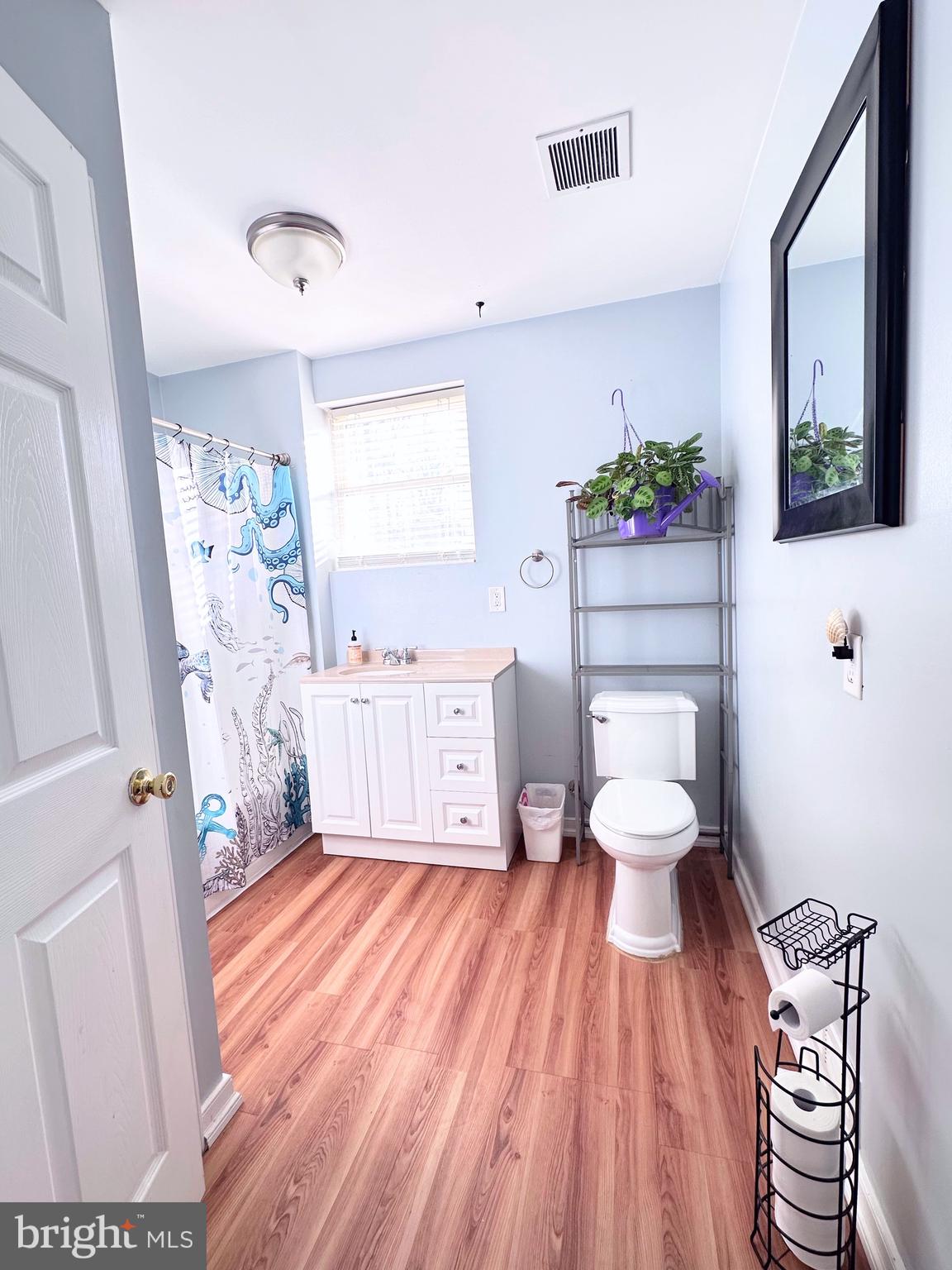 KENSINGTON COURTS - Residential