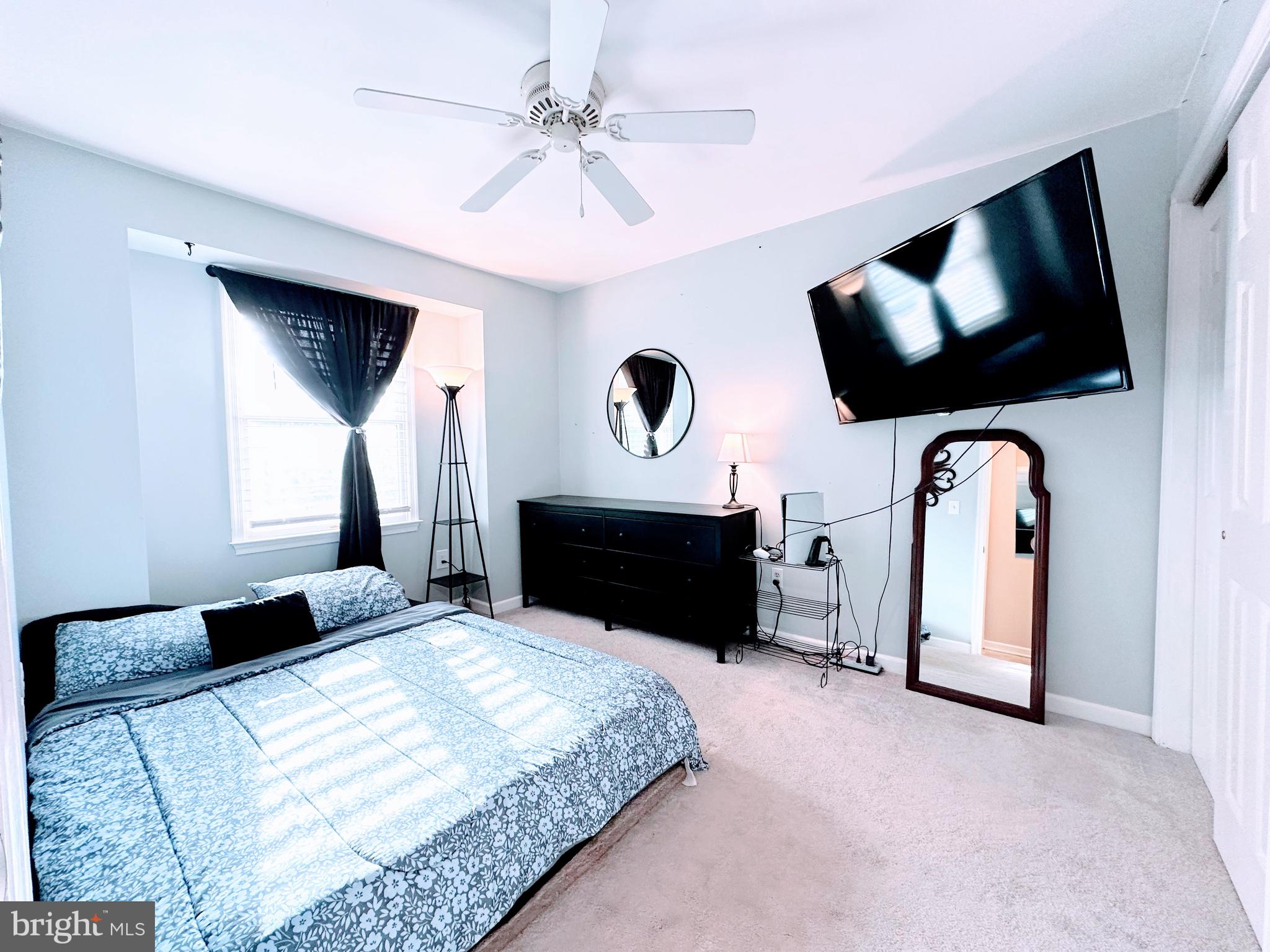 KENSINGTON COURTS - Residential