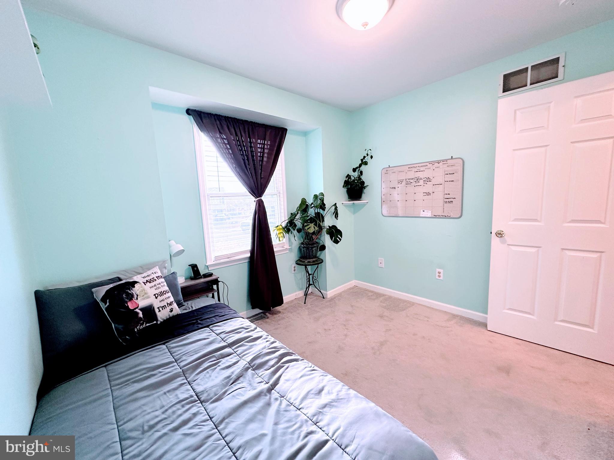 KENSINGTON COURTS - Residential