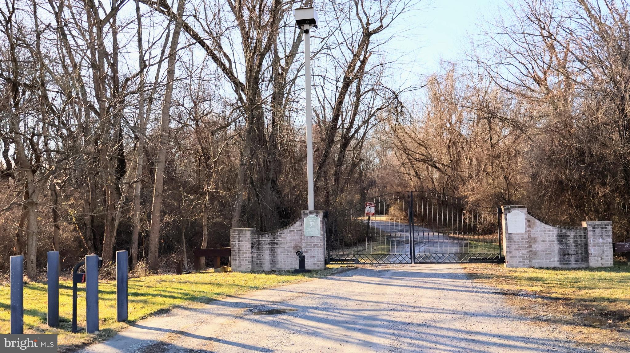 KENSINGTON COURTS - Residential