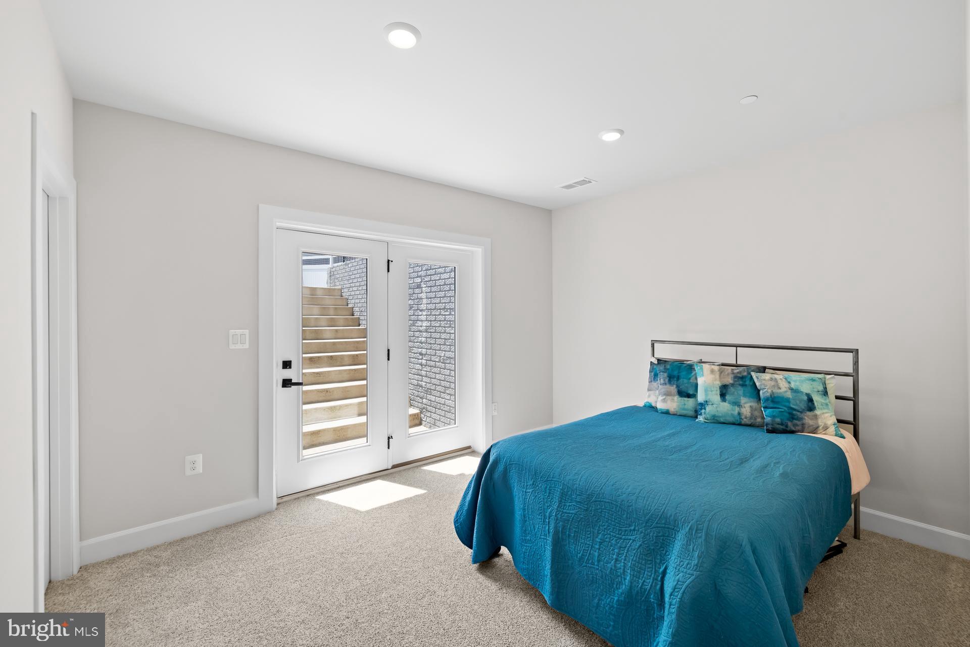 CEDAR CREEK - Residential