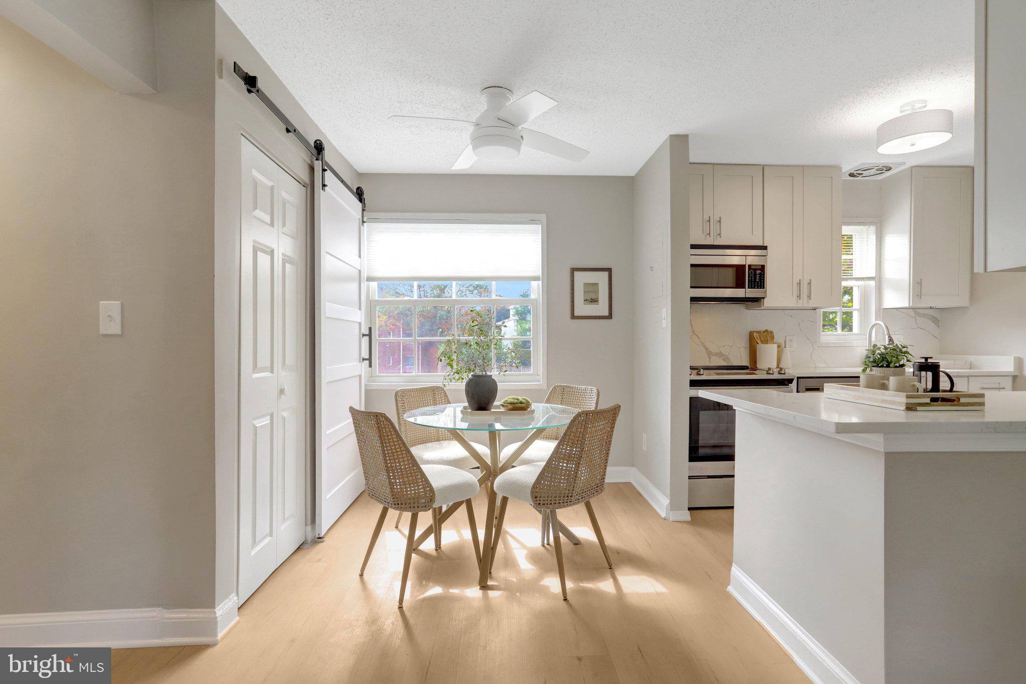 1706 W ABINGDON DRIVE 201