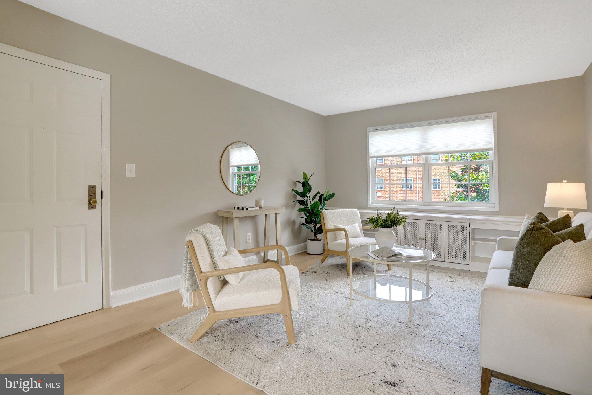 1706 W ABINGDON DRIVE 201
