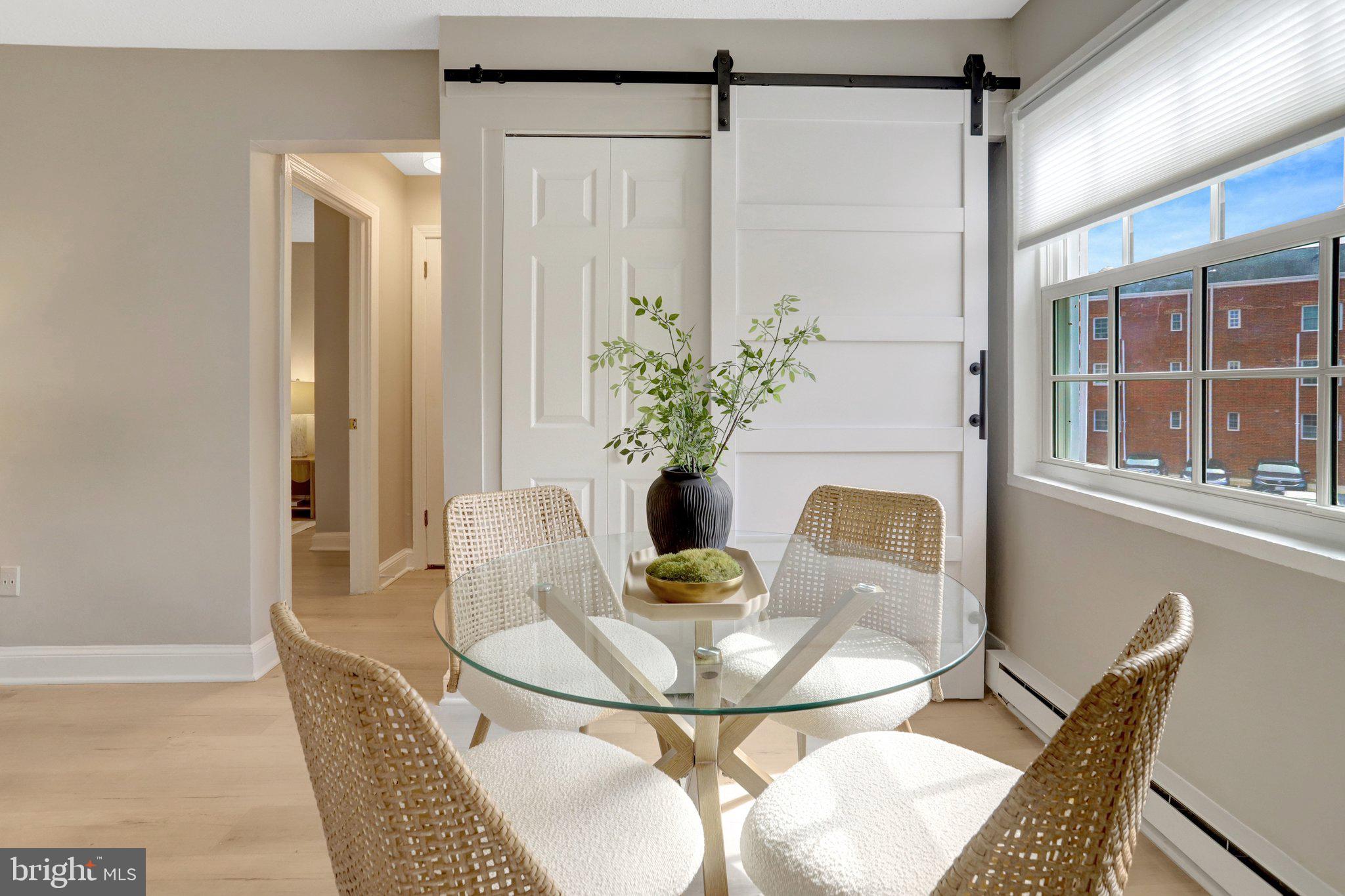 1706 W ABINGDON DRIVE 201