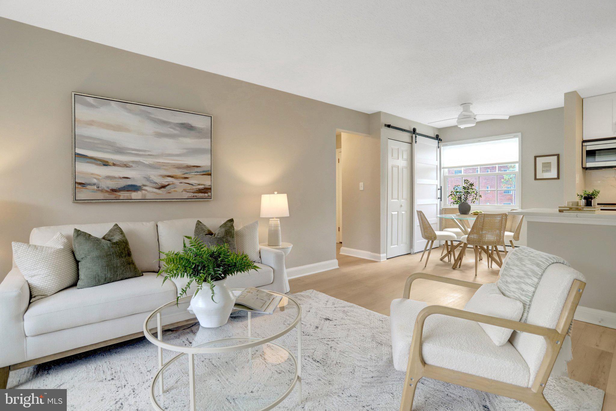 1706 W ABINGDON DRIVE 201