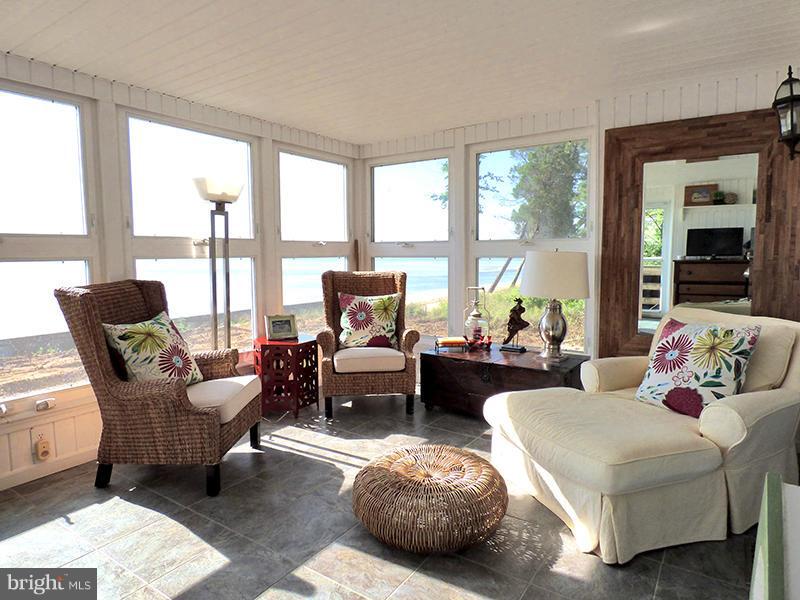 HAYS BEACH - Residential