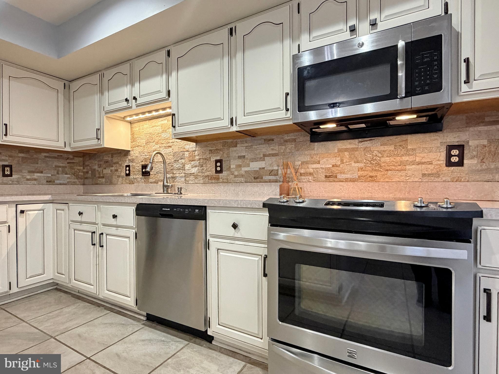 HICKORY RIDGE LA PLATA - Residential