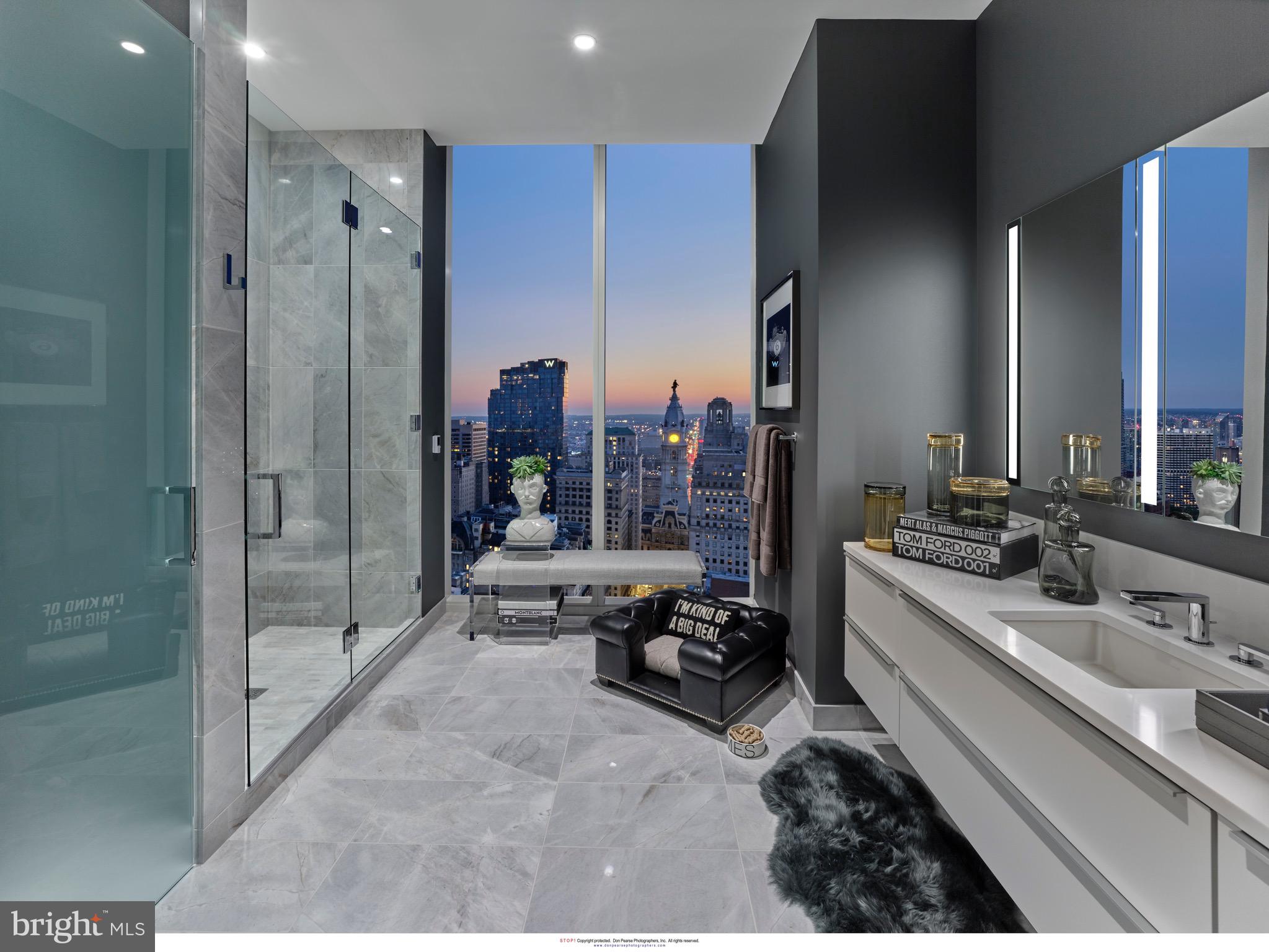 AVENUE OF THE ARTS - Residential