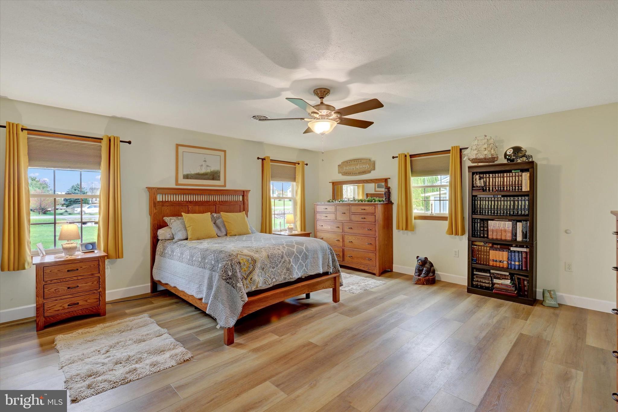 THORNWOOD VILLAGE - Residential