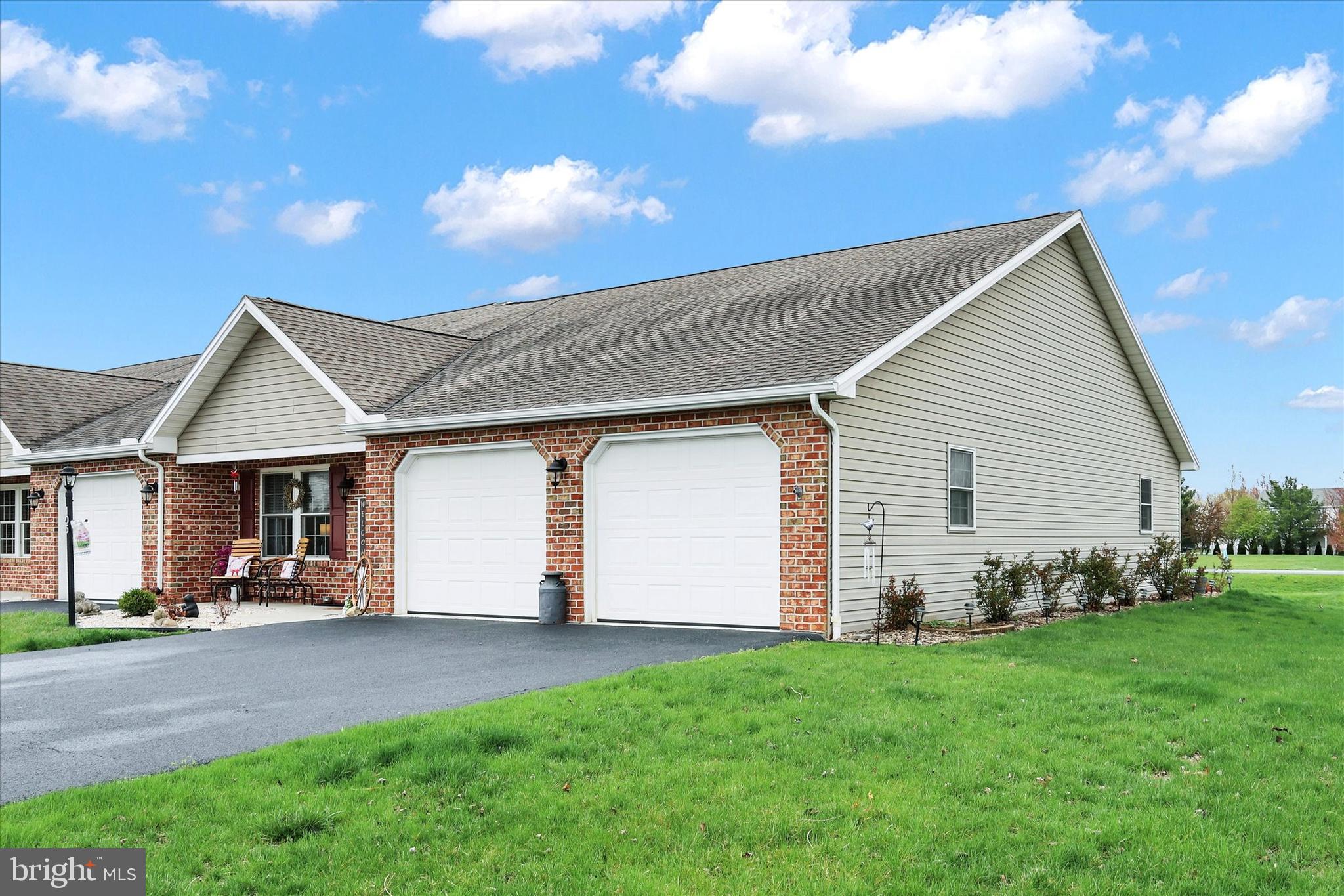 THORNWOOD VILLAGE - Residential