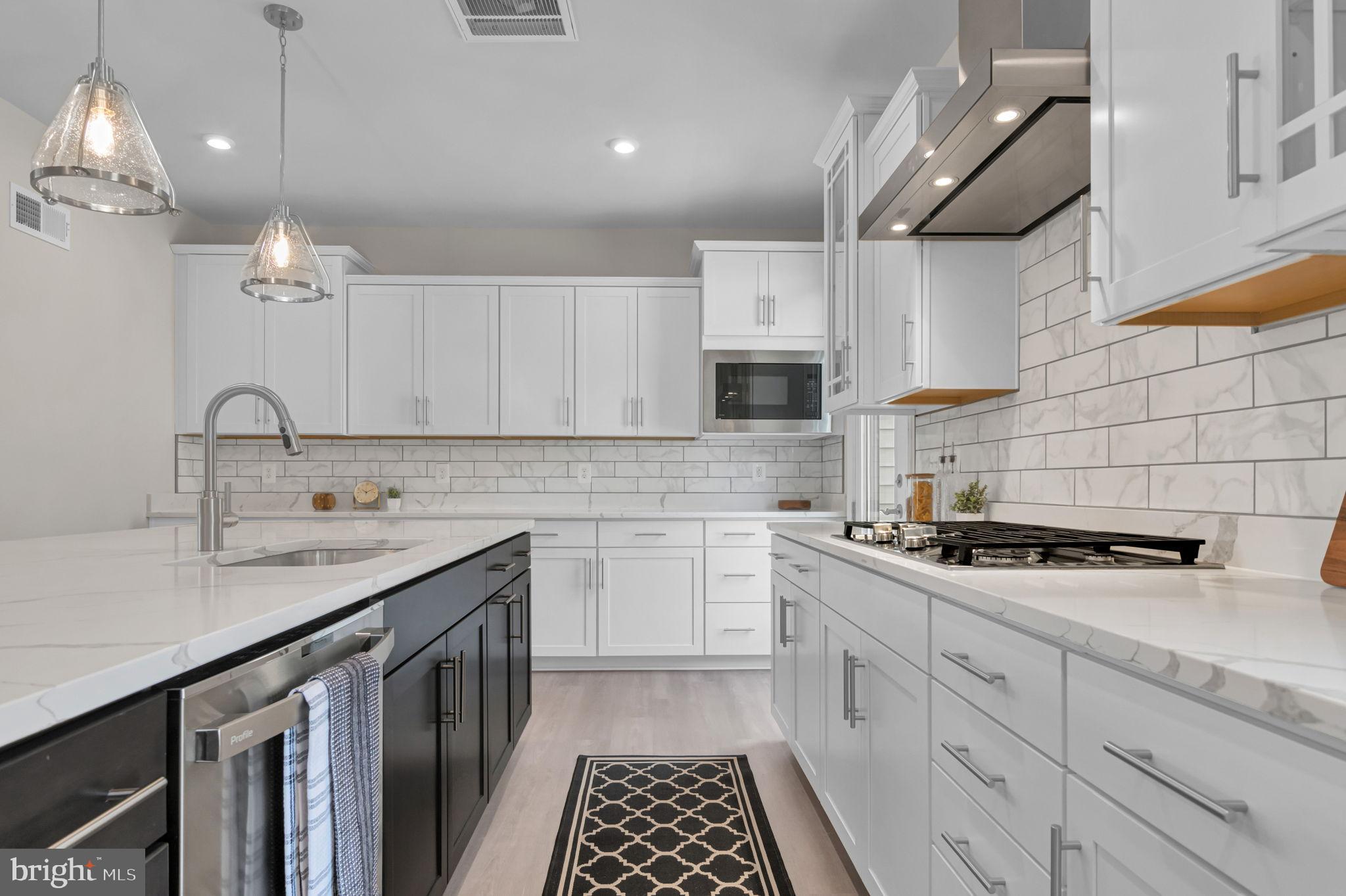 2820 HOKIE LANE
