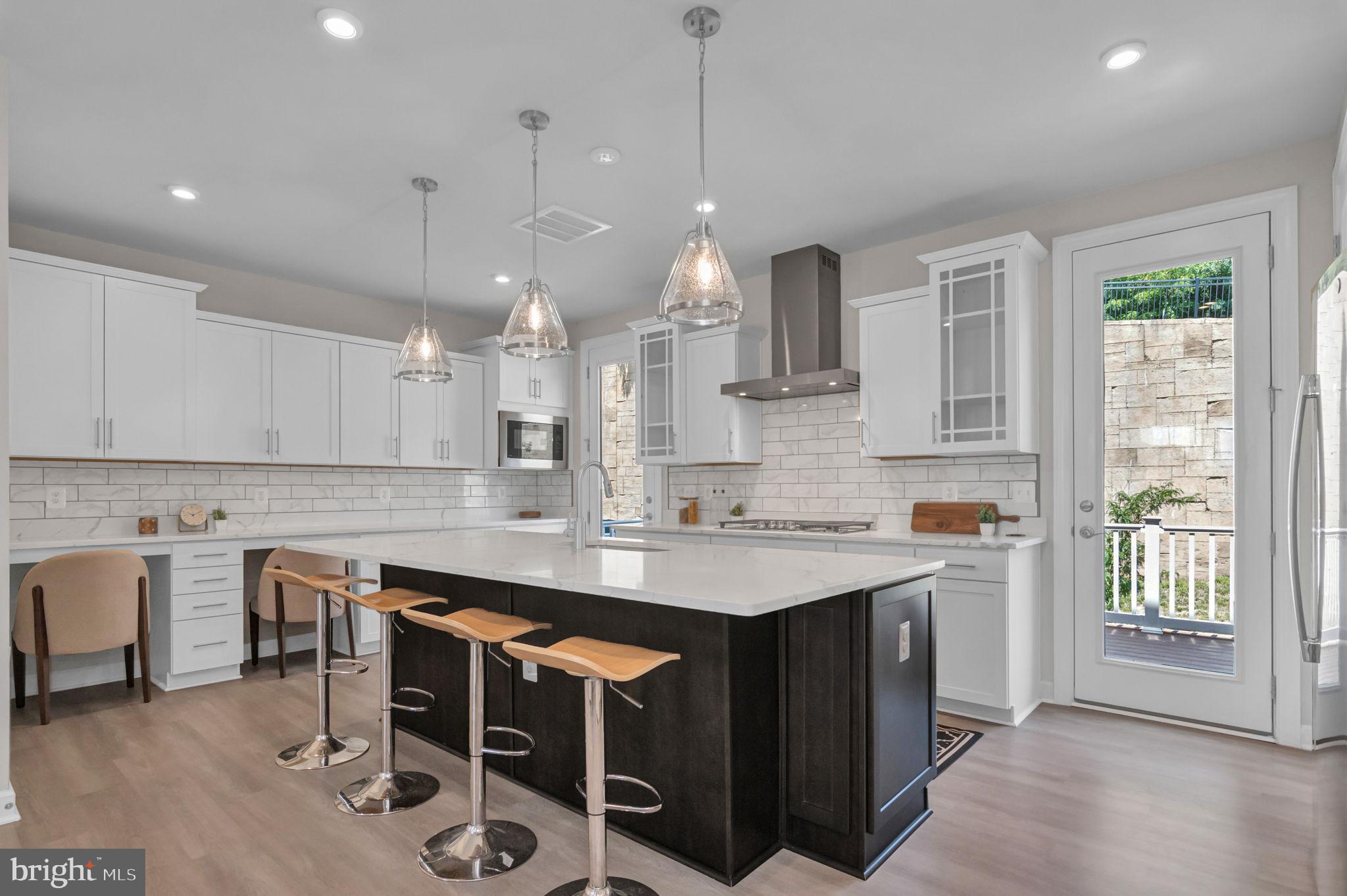2820 HOKIE LANE