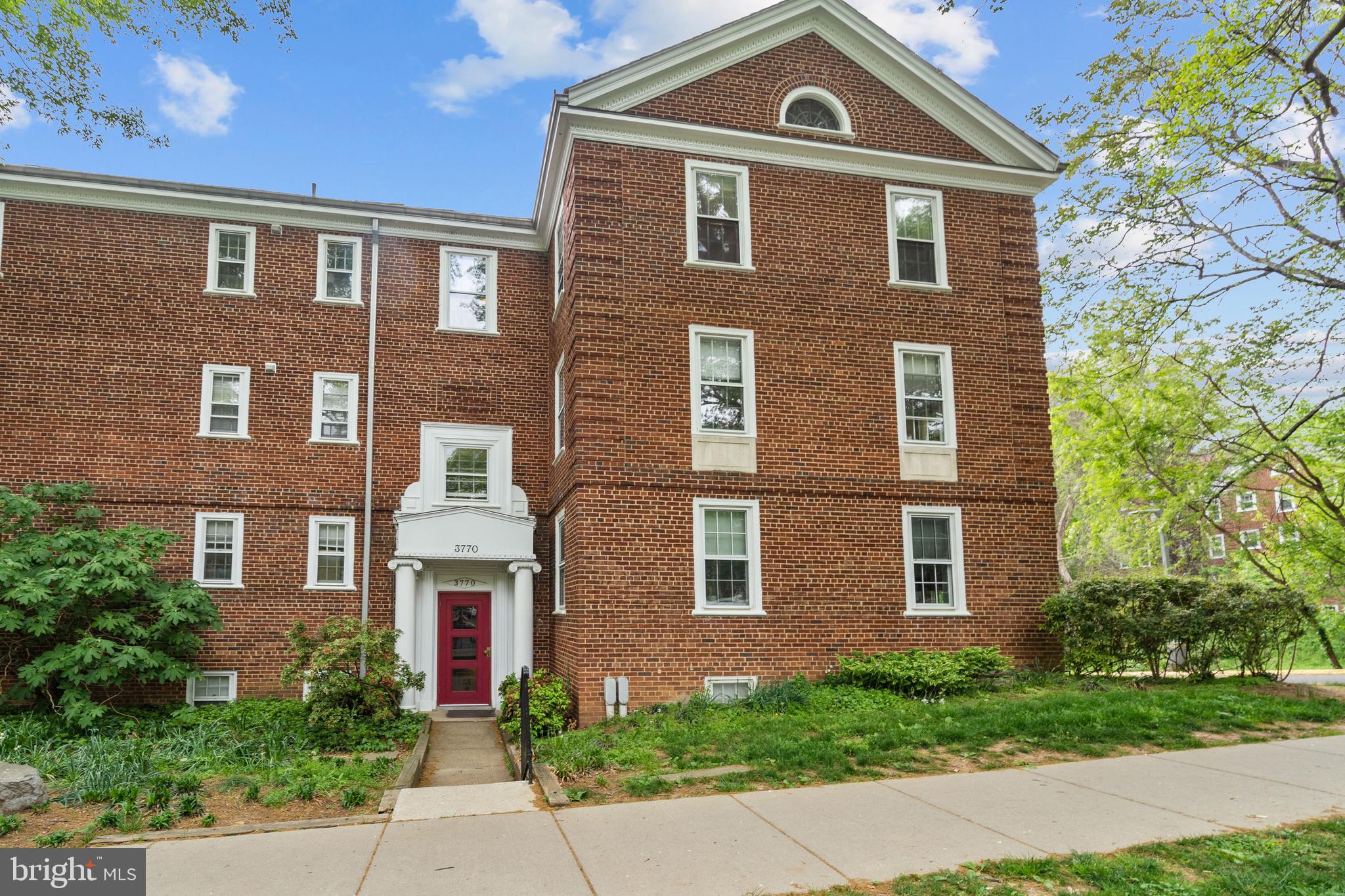CLEVELAND PARK - Residential