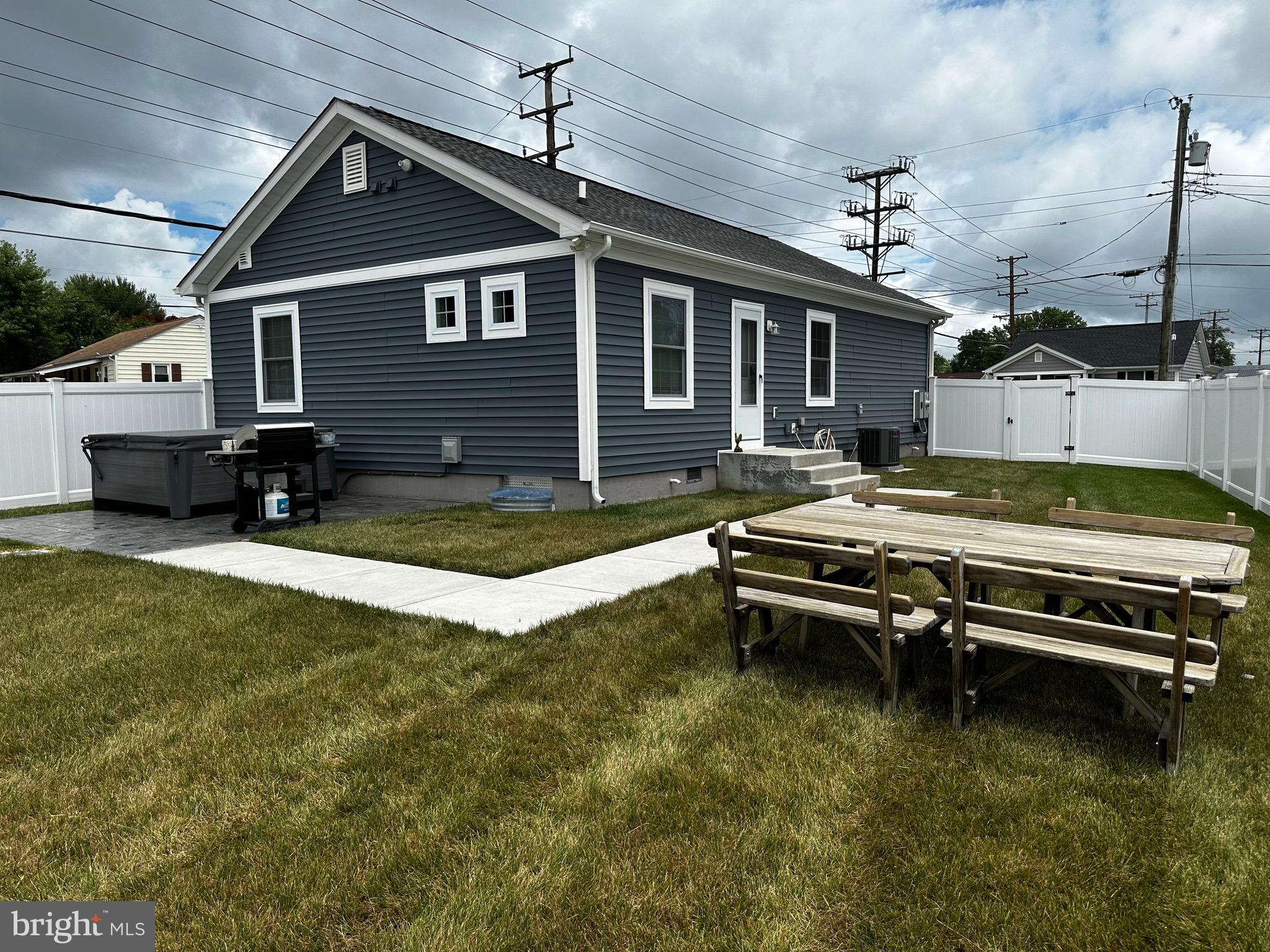 LYNDHURST - Residential