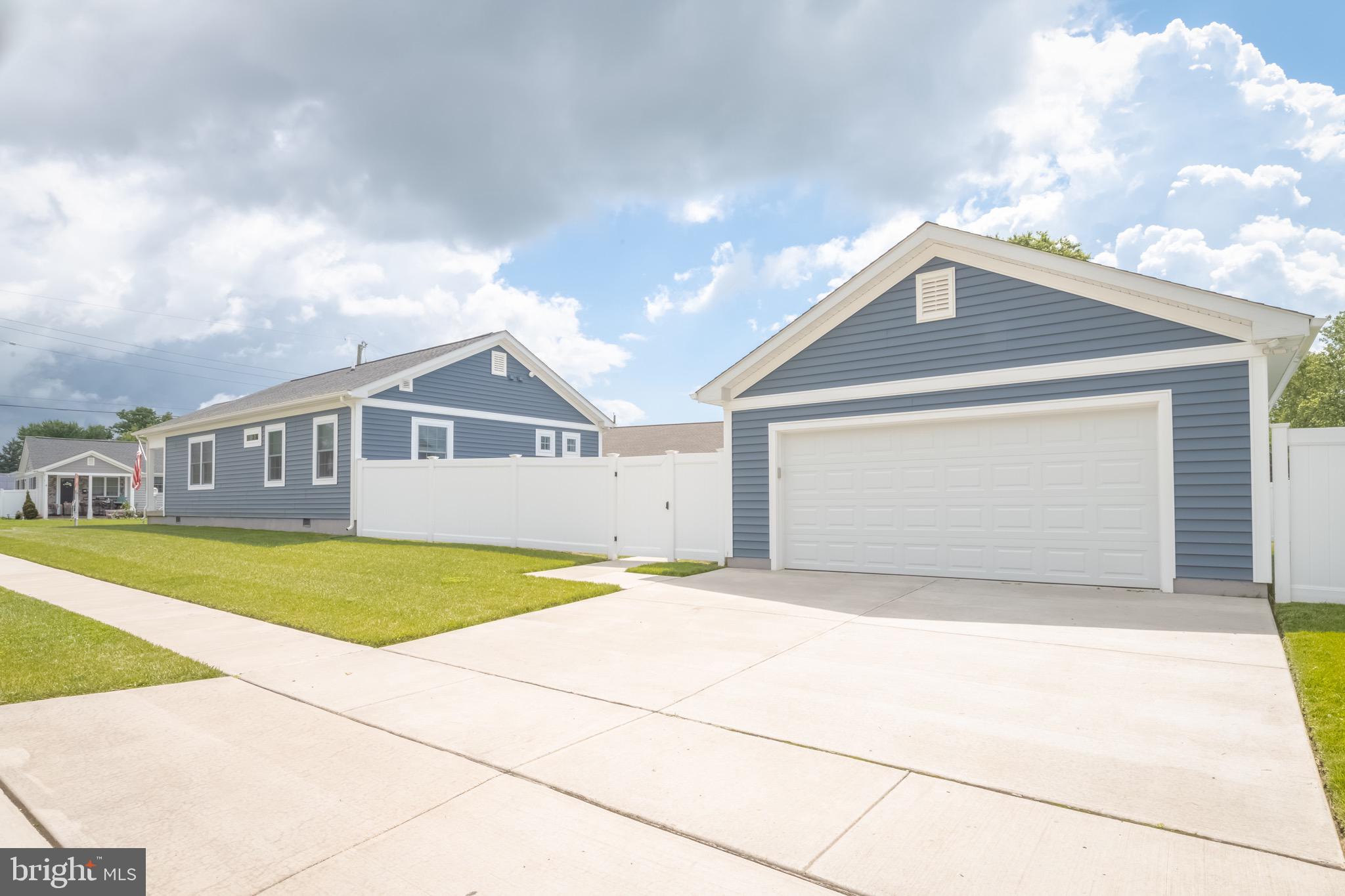 LYNDHURST - Residential