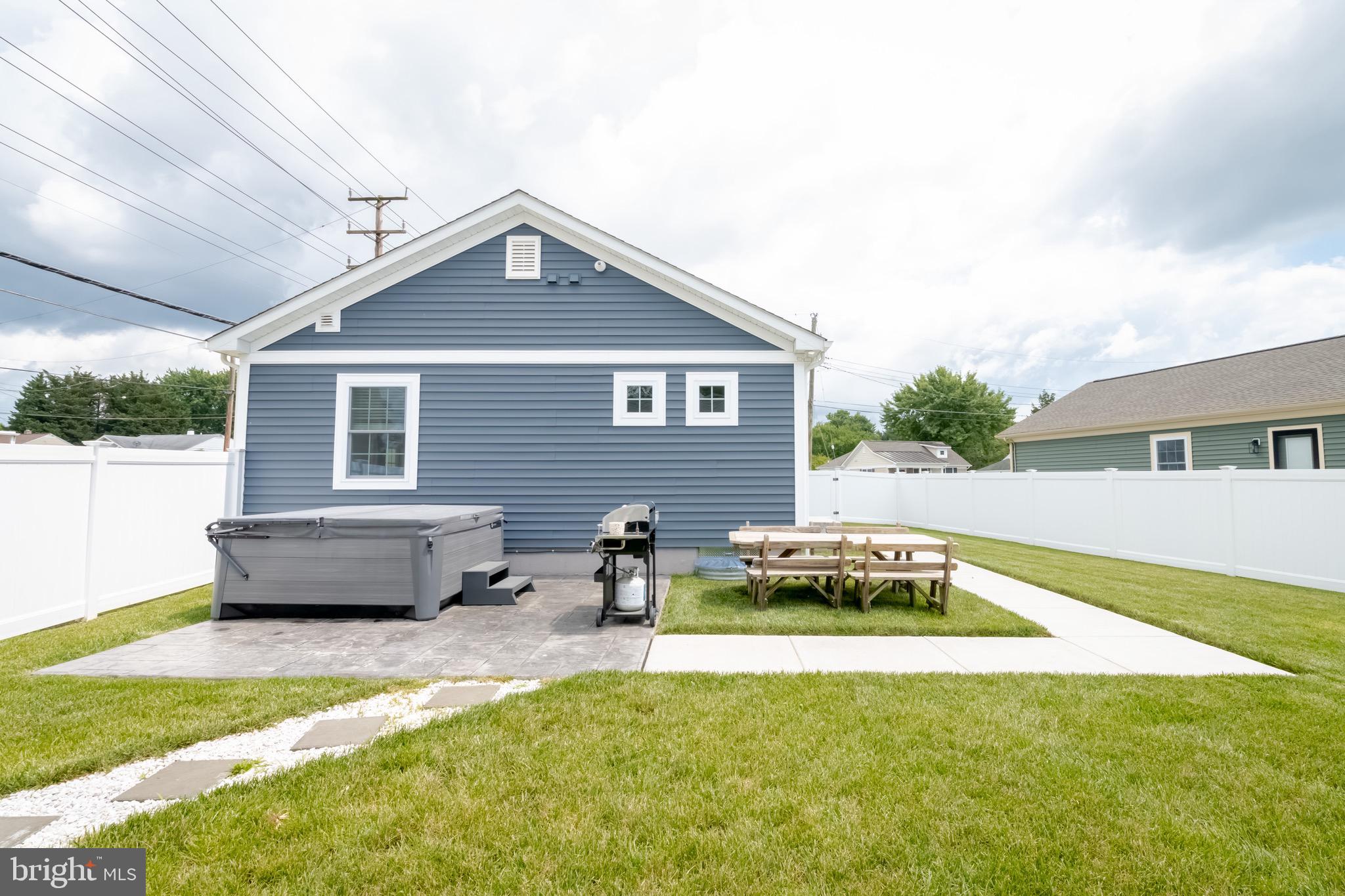 LYNDHURST - Residential