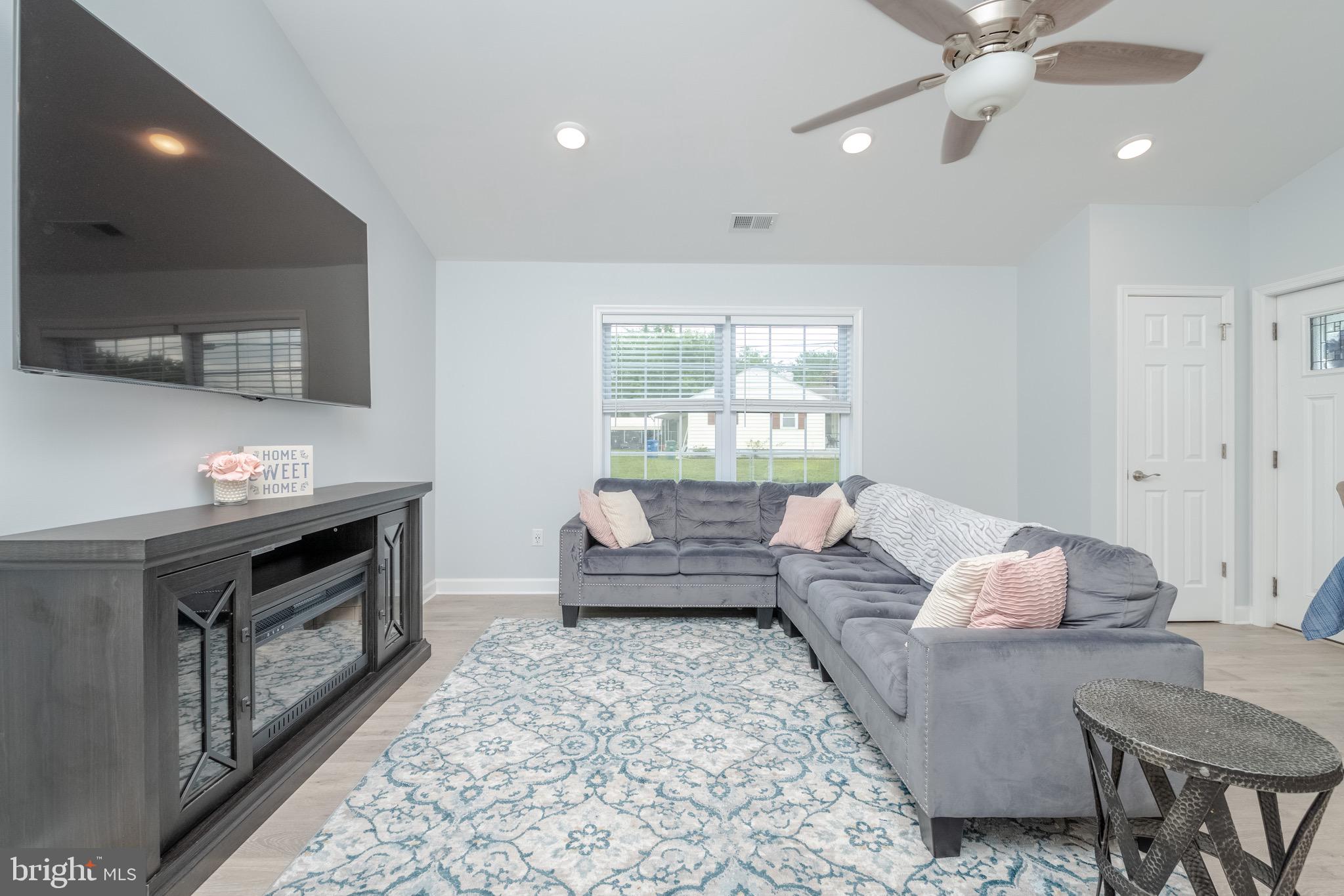 LYNDHURST - Residential