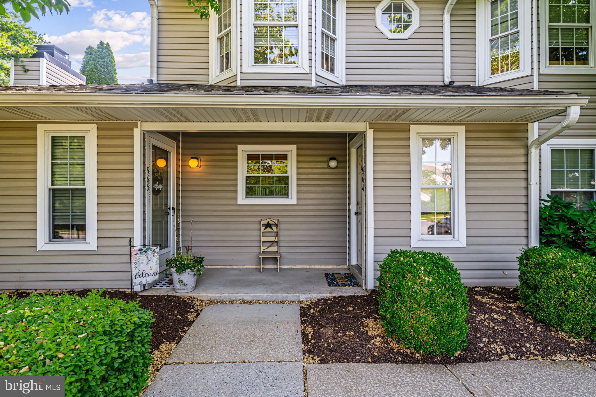 564 ASTOR SQUARE