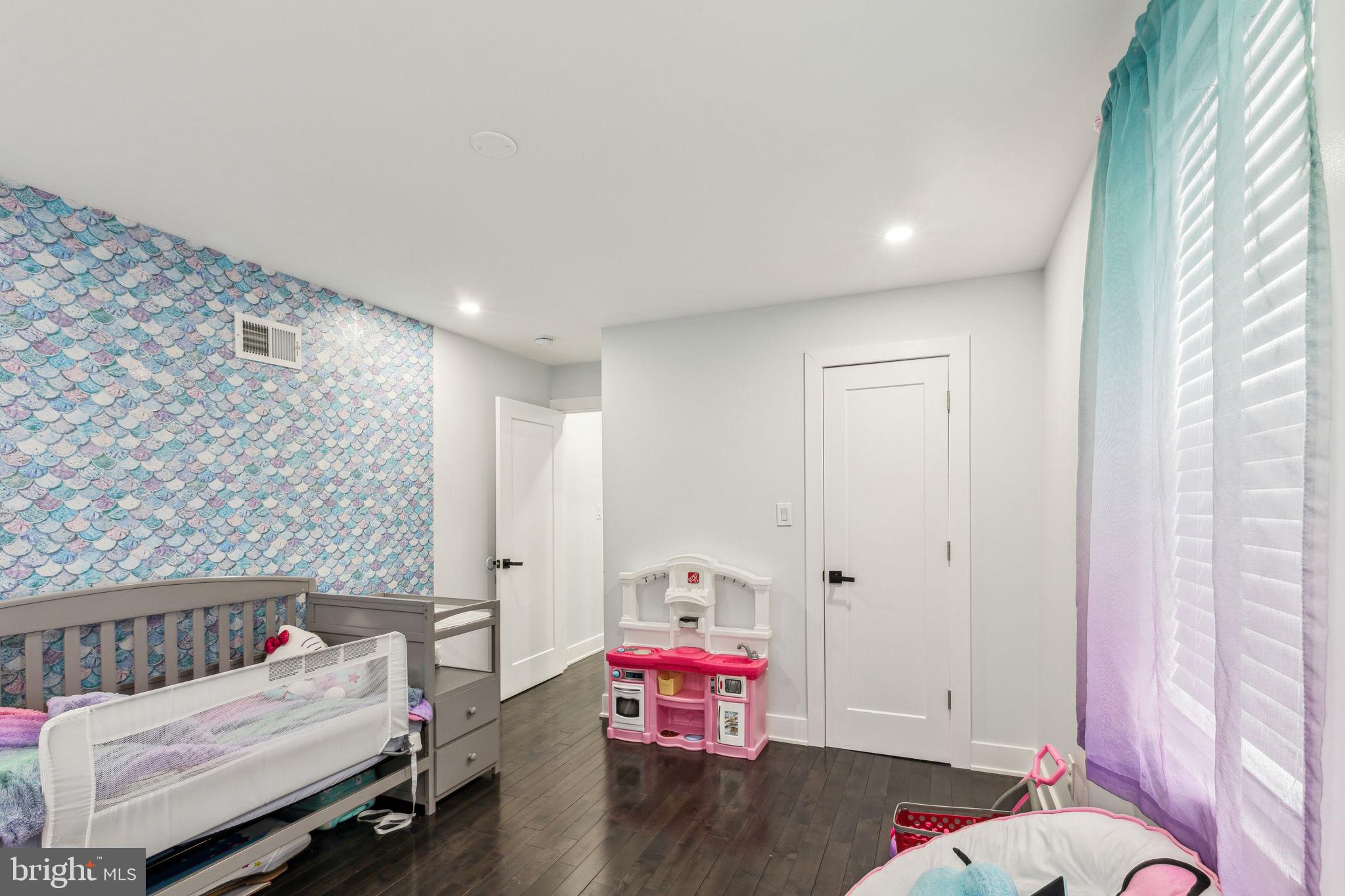 GERMANTOWN - Residential