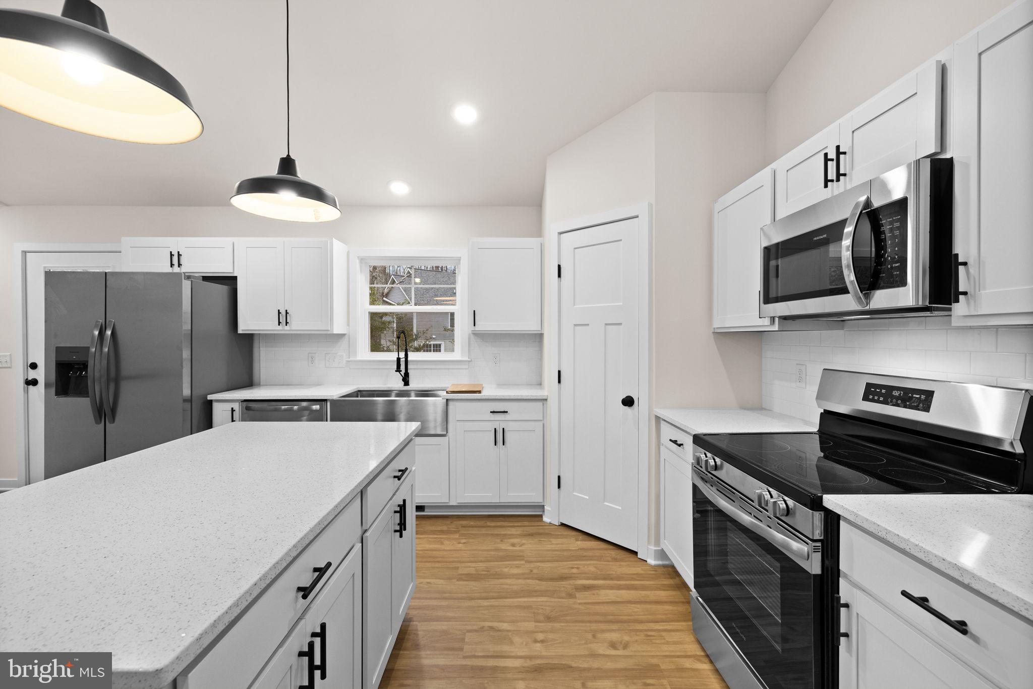 PRESIDENTIAL LAKES - Residential