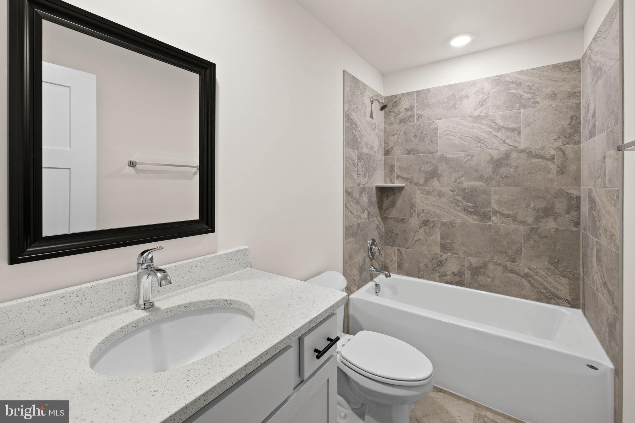 PRESIDENTIAL LAKES - Residential