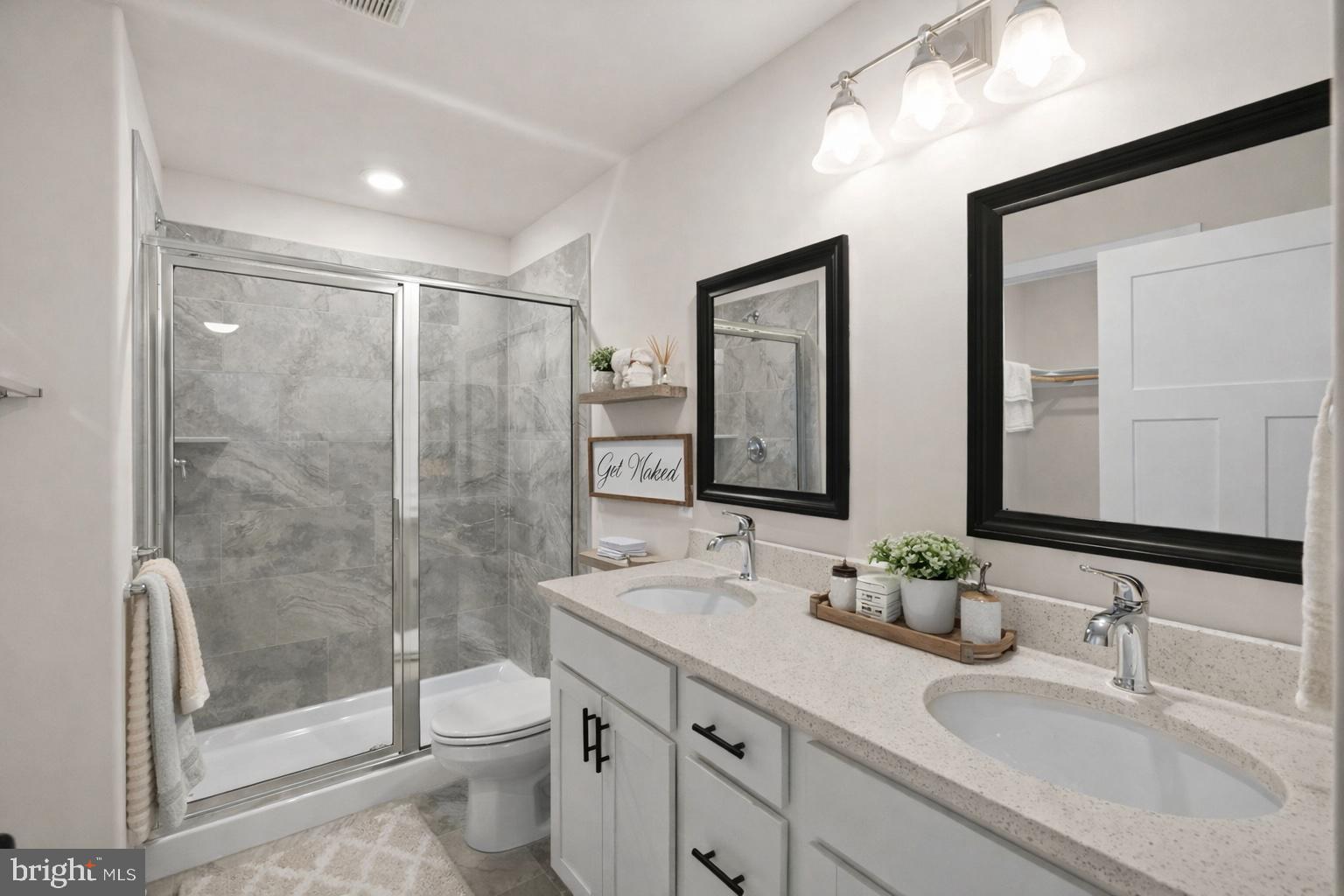 PRESIDENTIAL LAKES - Residential