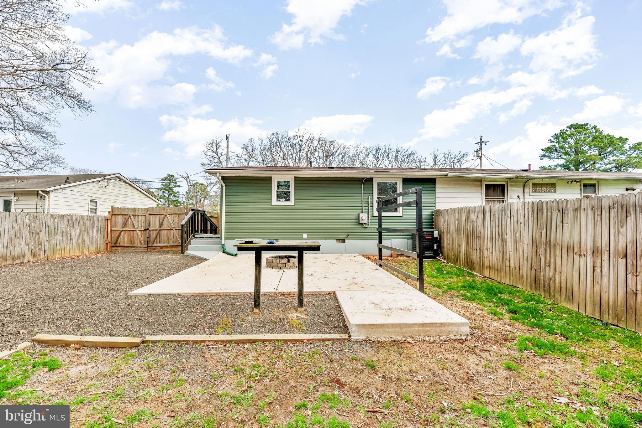 SOUTH HAMPTON - Residential