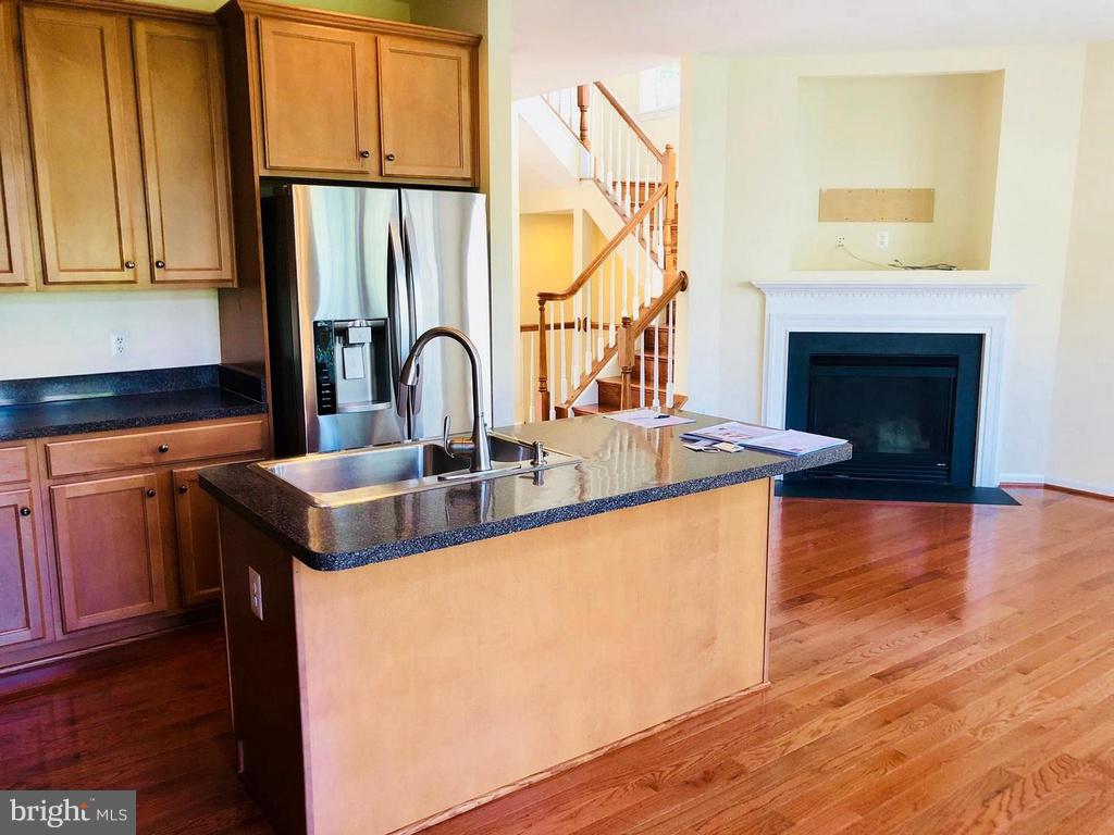 GUNSTON COMMONS - Residential Lease