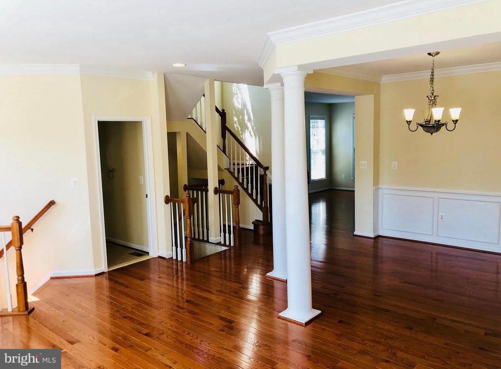 GUNSTON COMMONS - Residential Lease