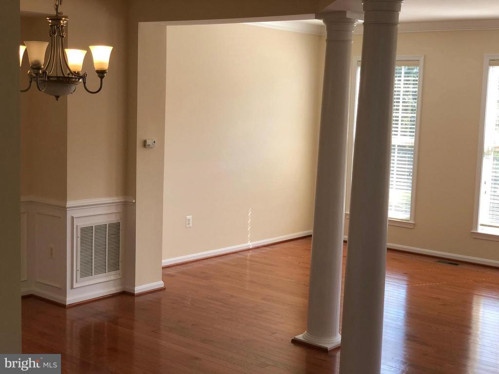 GUNSTON COMMONS - Residential Lease