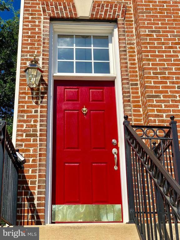 GUNSTON COMMONS - Residential Lease