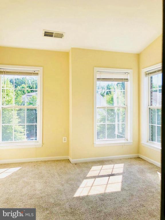 GUNSTON COMMONS - Residential Lease