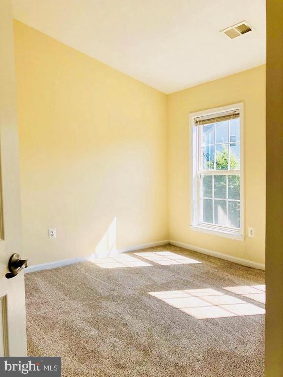 GUNSTON COMMONS - Residential Lease