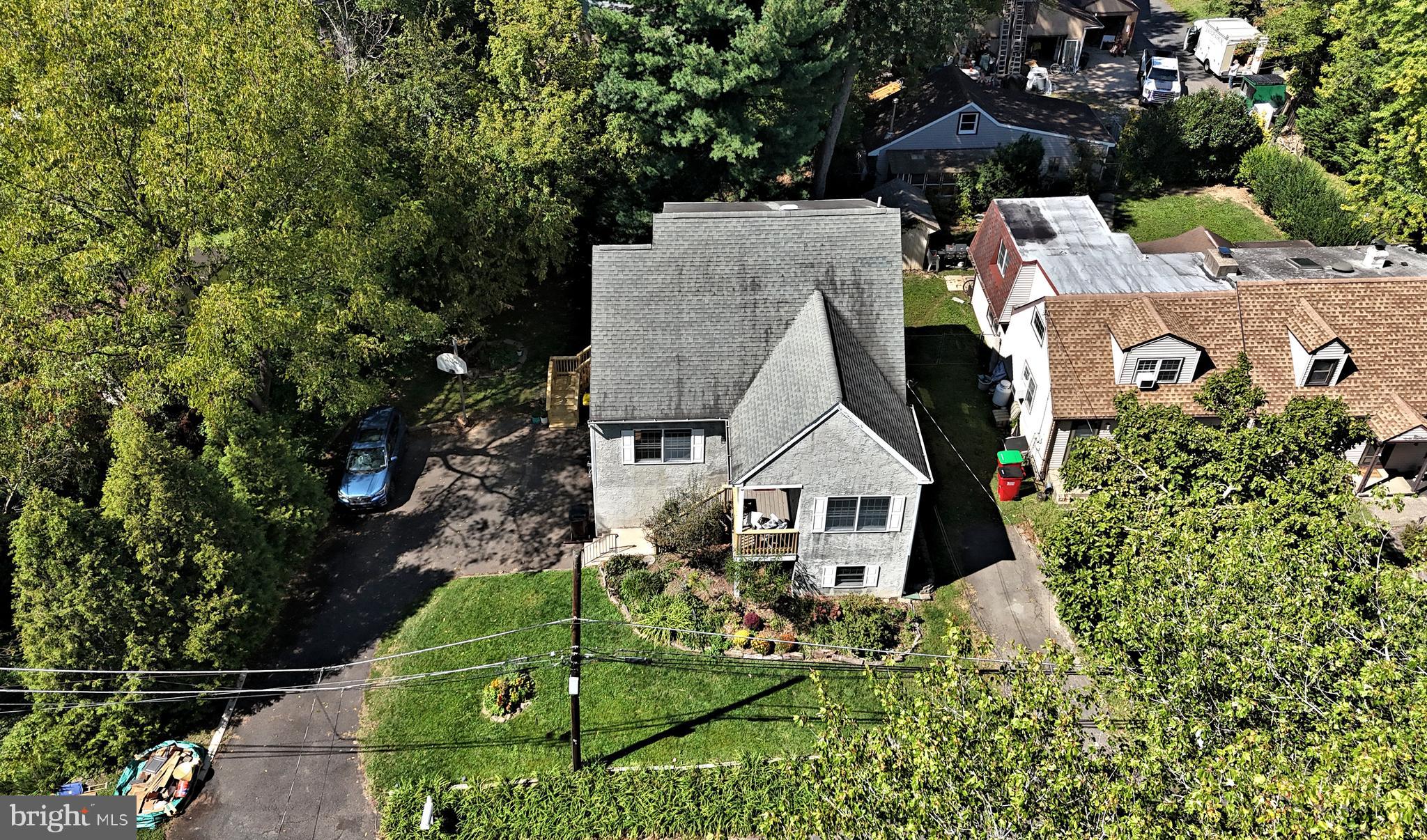 LAUREL WOODS - Residential