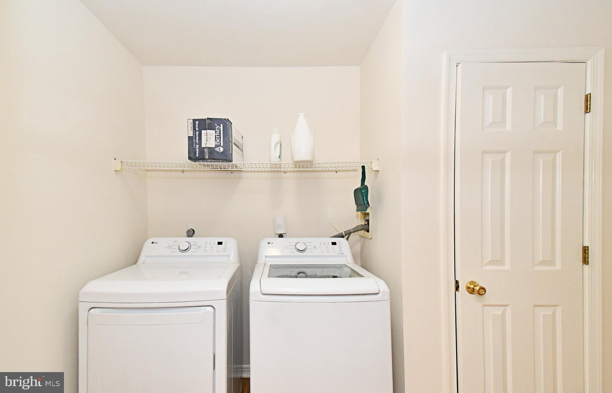 LAUREL WOODS - Residential