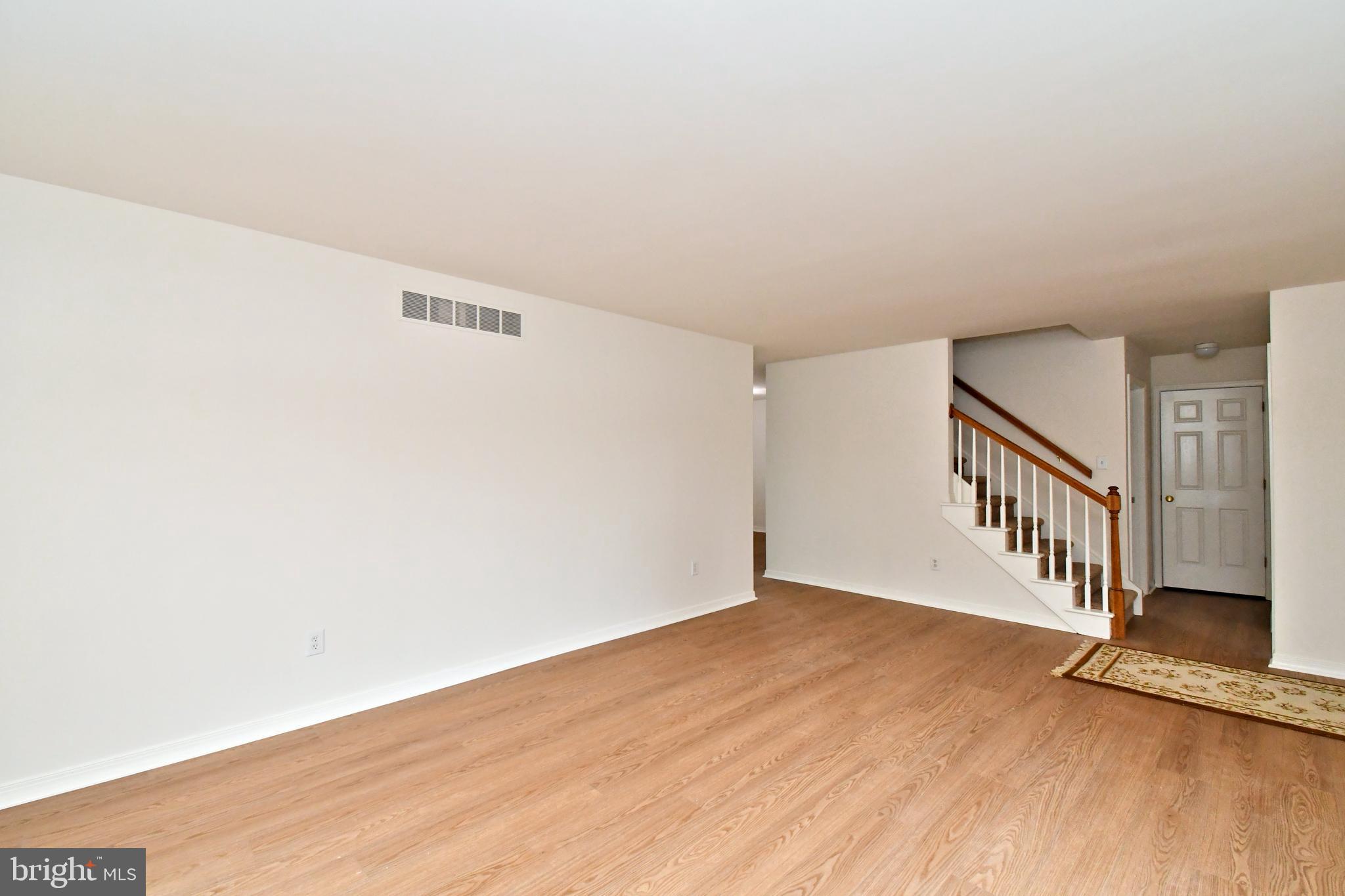 LAUREL WOODS - Residential