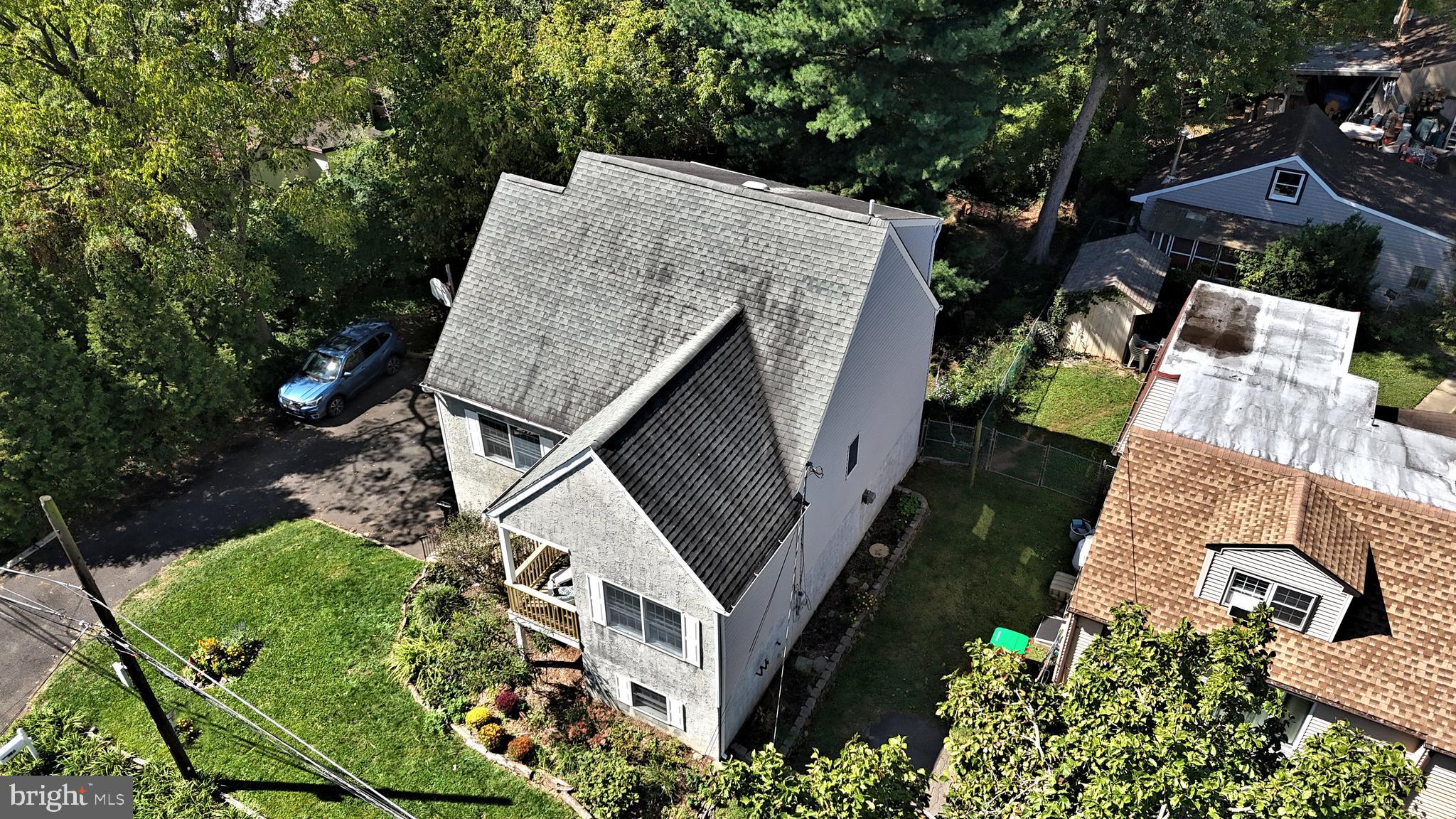 LAUREL WOODS - Residential