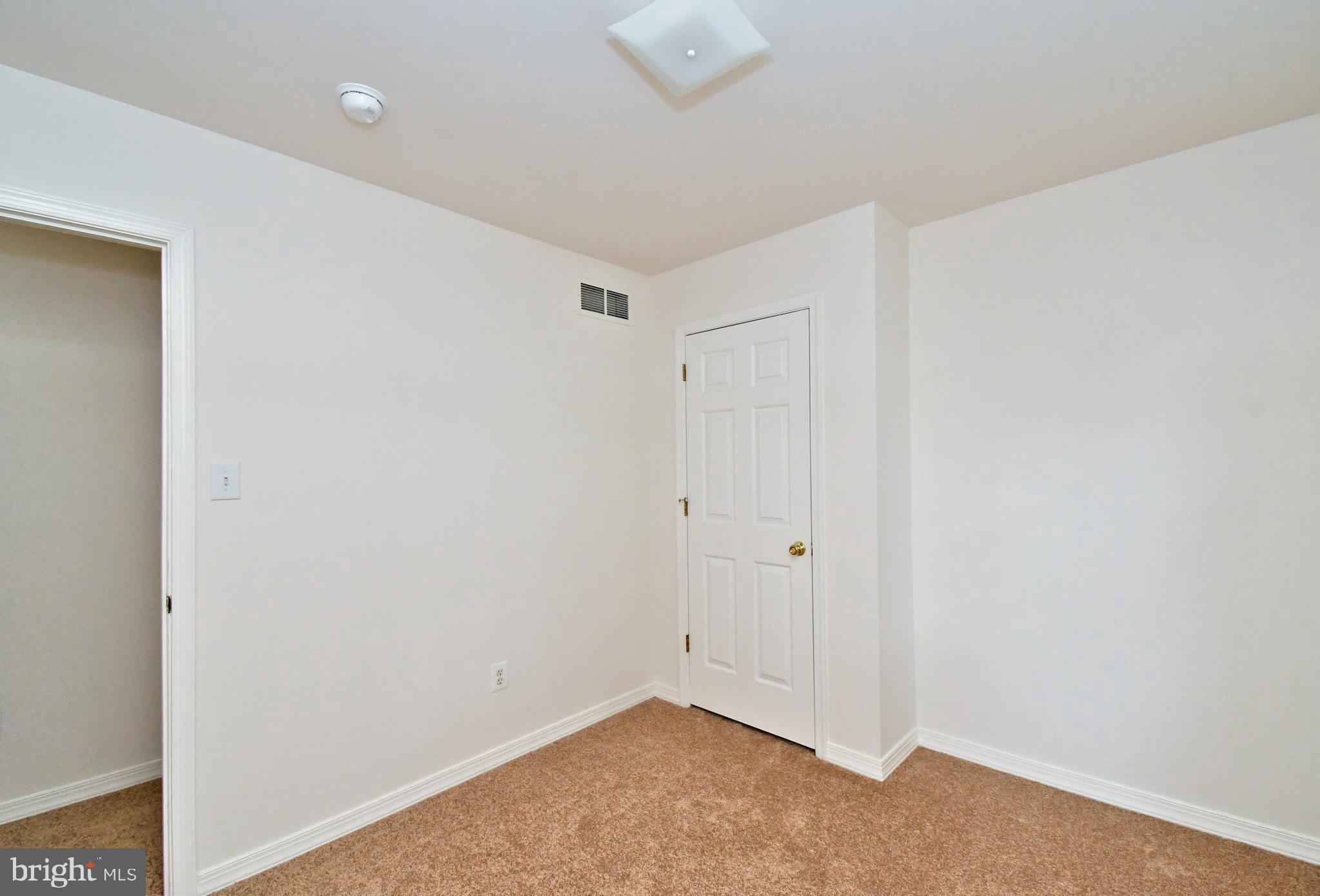 LAUREL WOODS - Residential