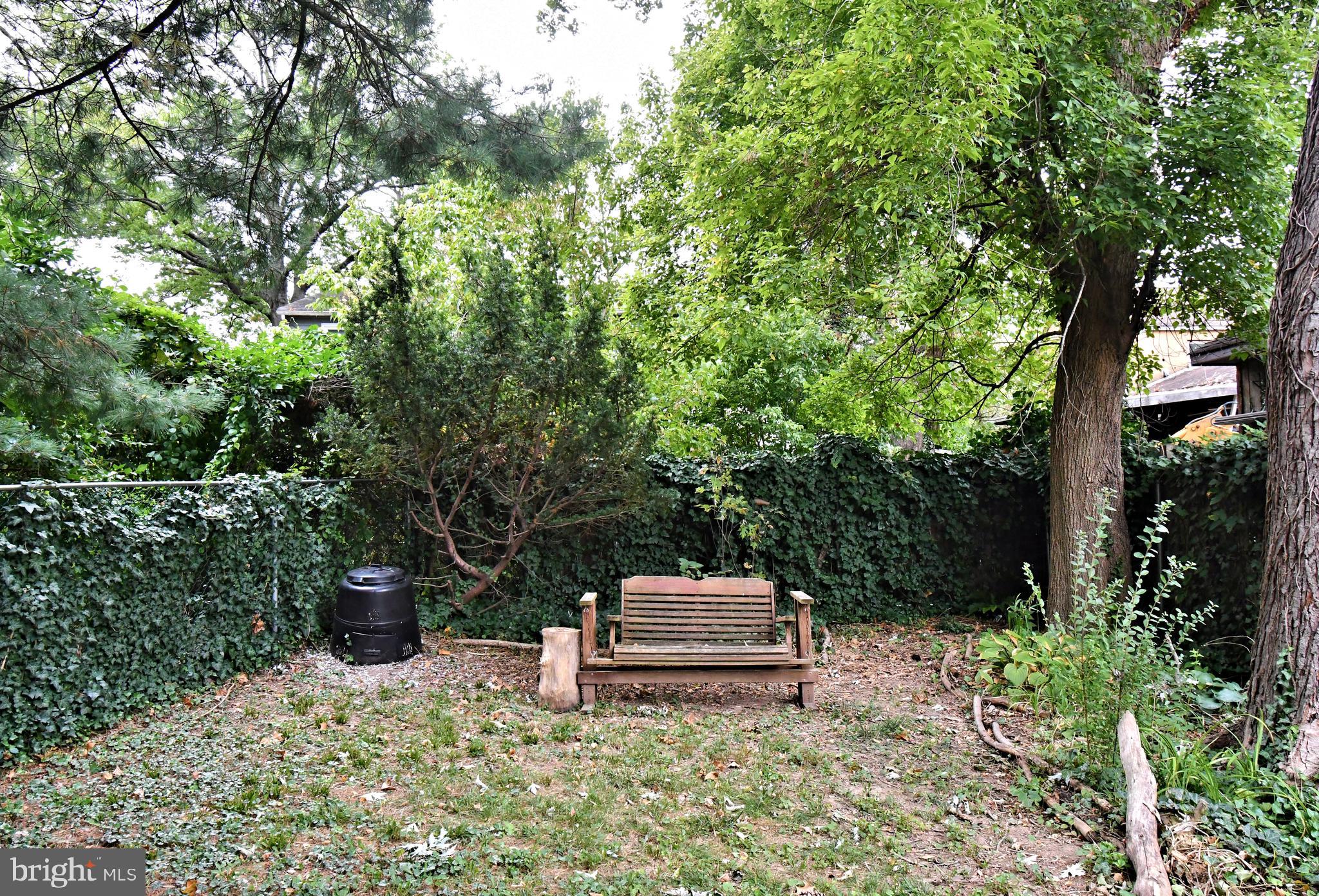 LAUREL WOODS - Residential