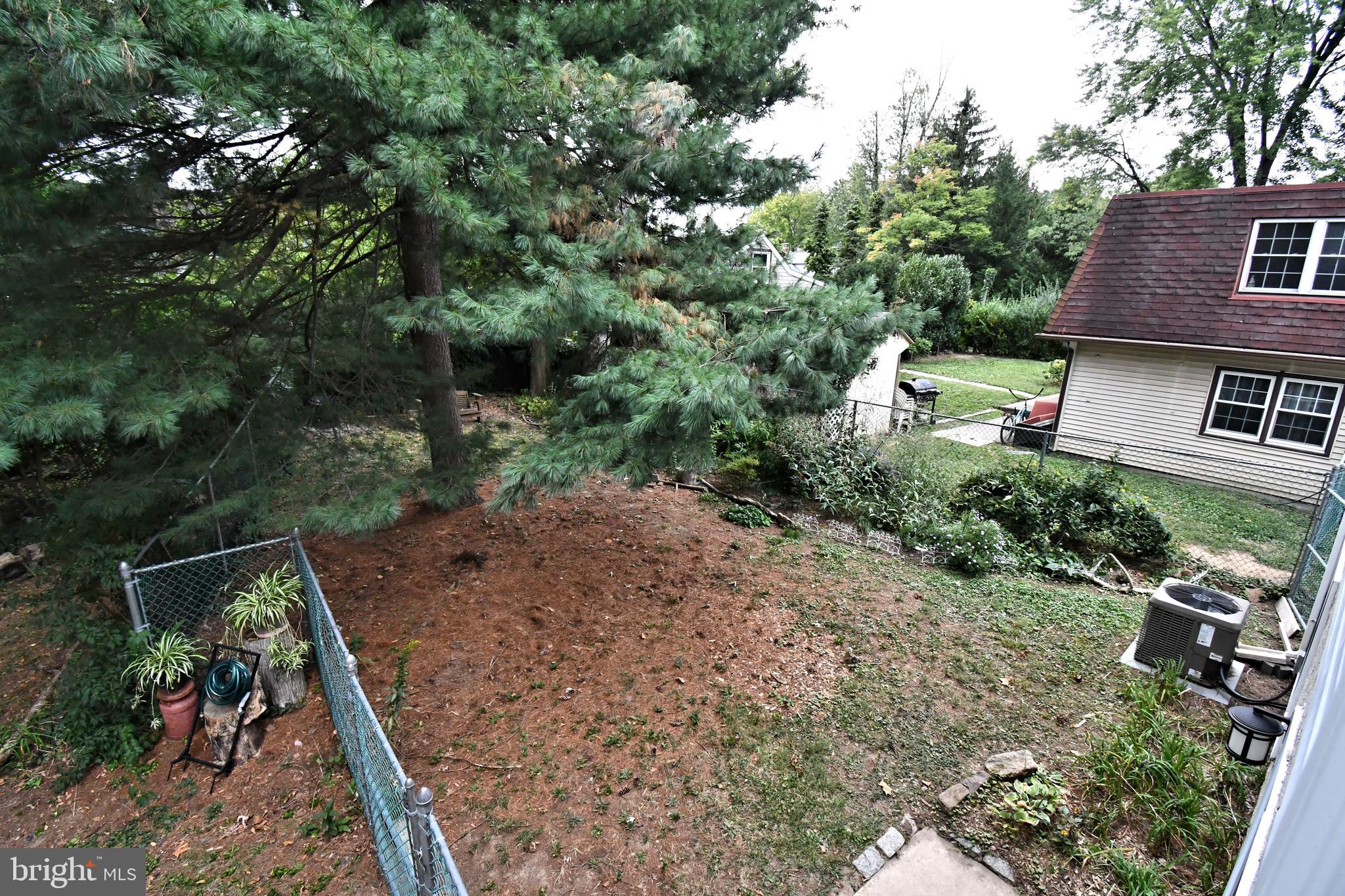 LAUREL WOODS - Residential