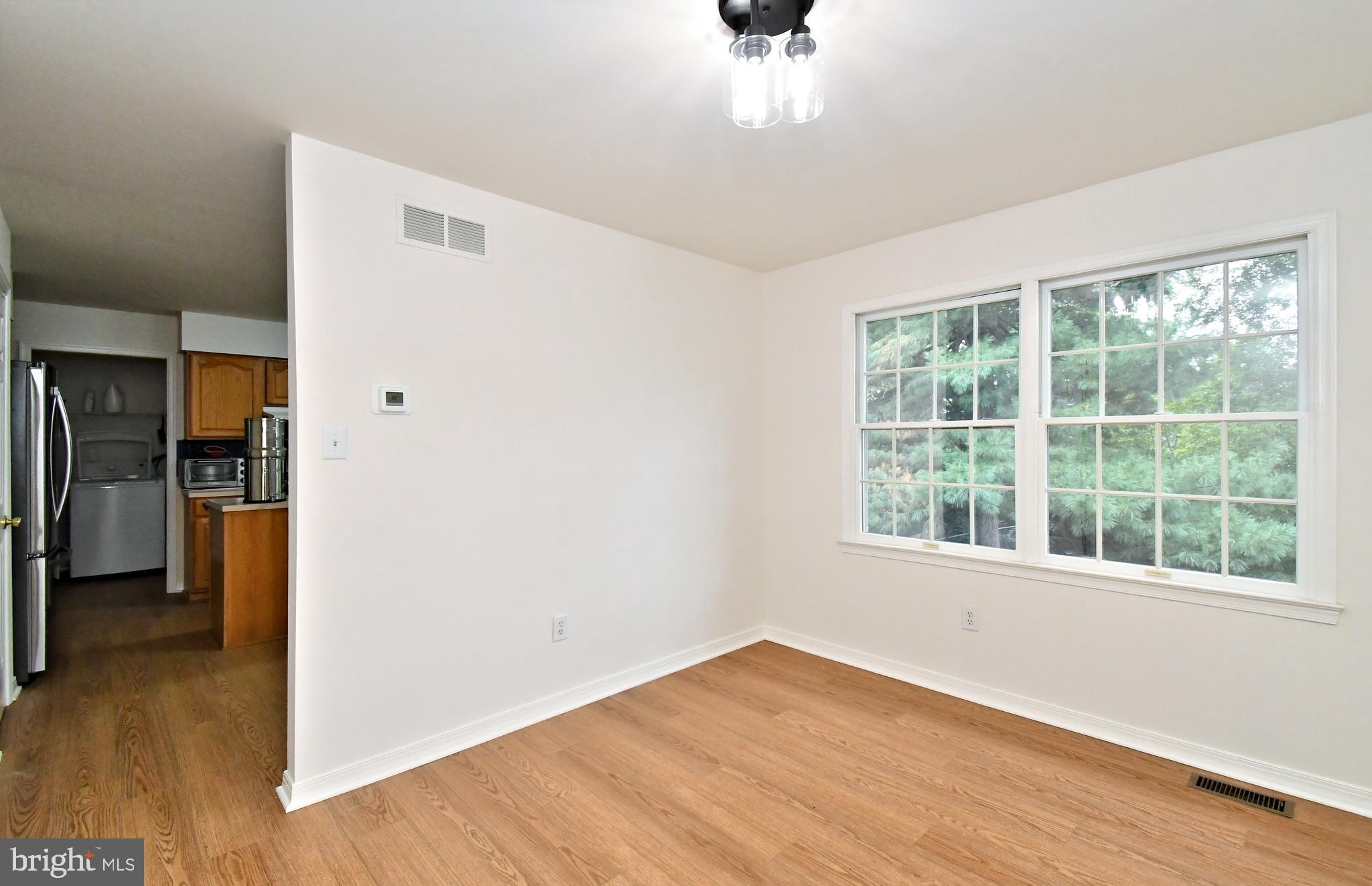 LAUREL WOODS - Residential