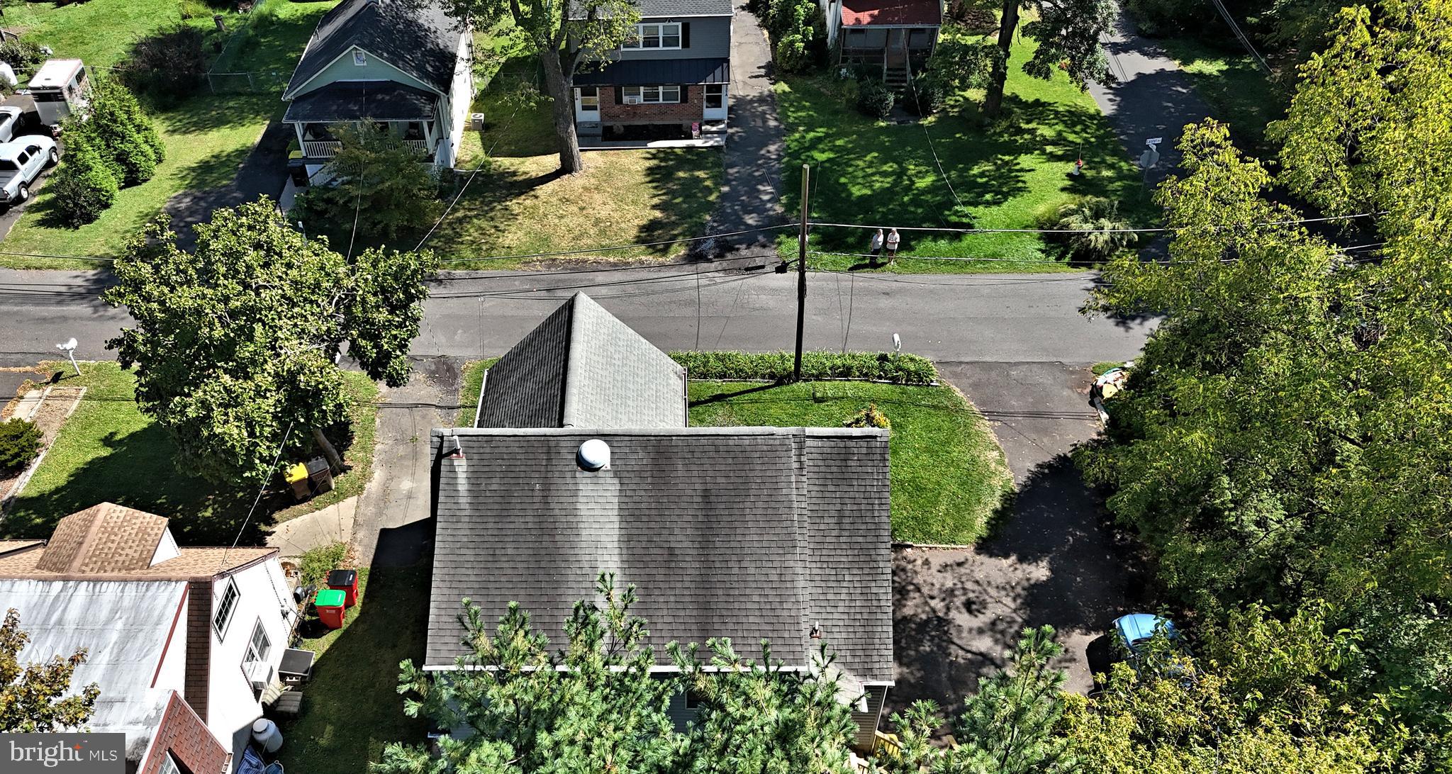 LAUREL WOODS - Residential