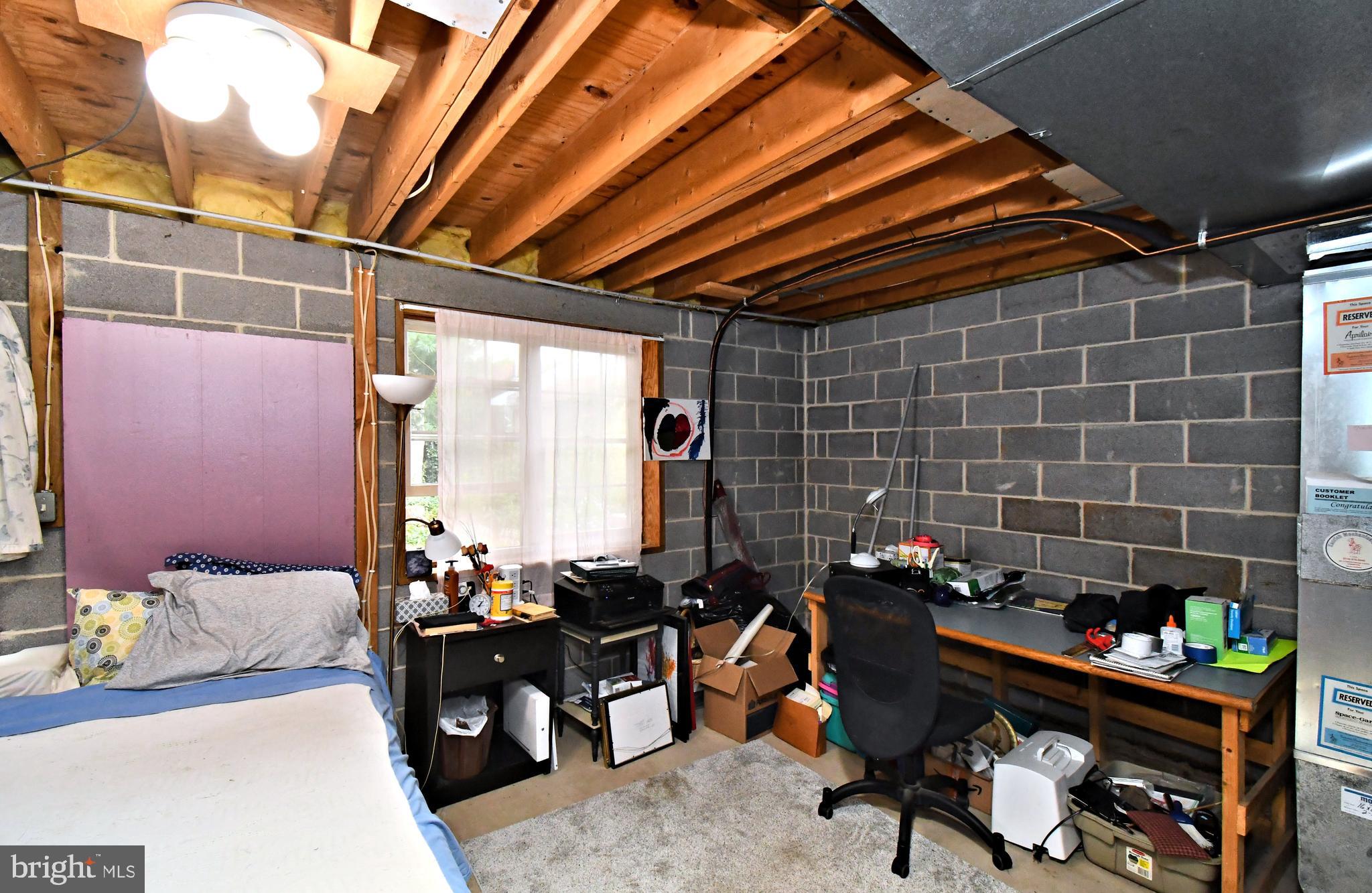 LAUREL WOODS - Residential