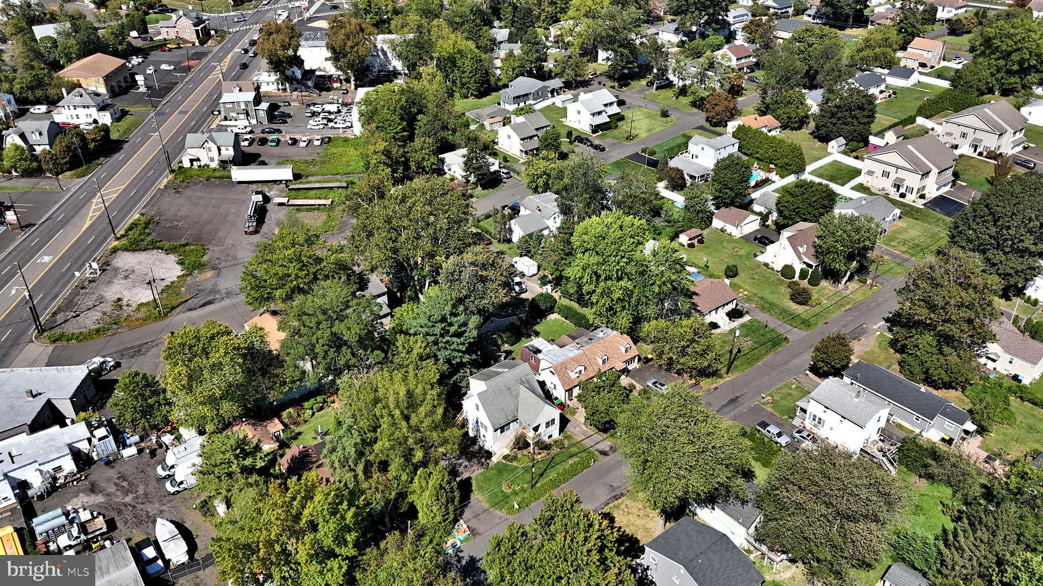 LAUREL WOODS - Residential