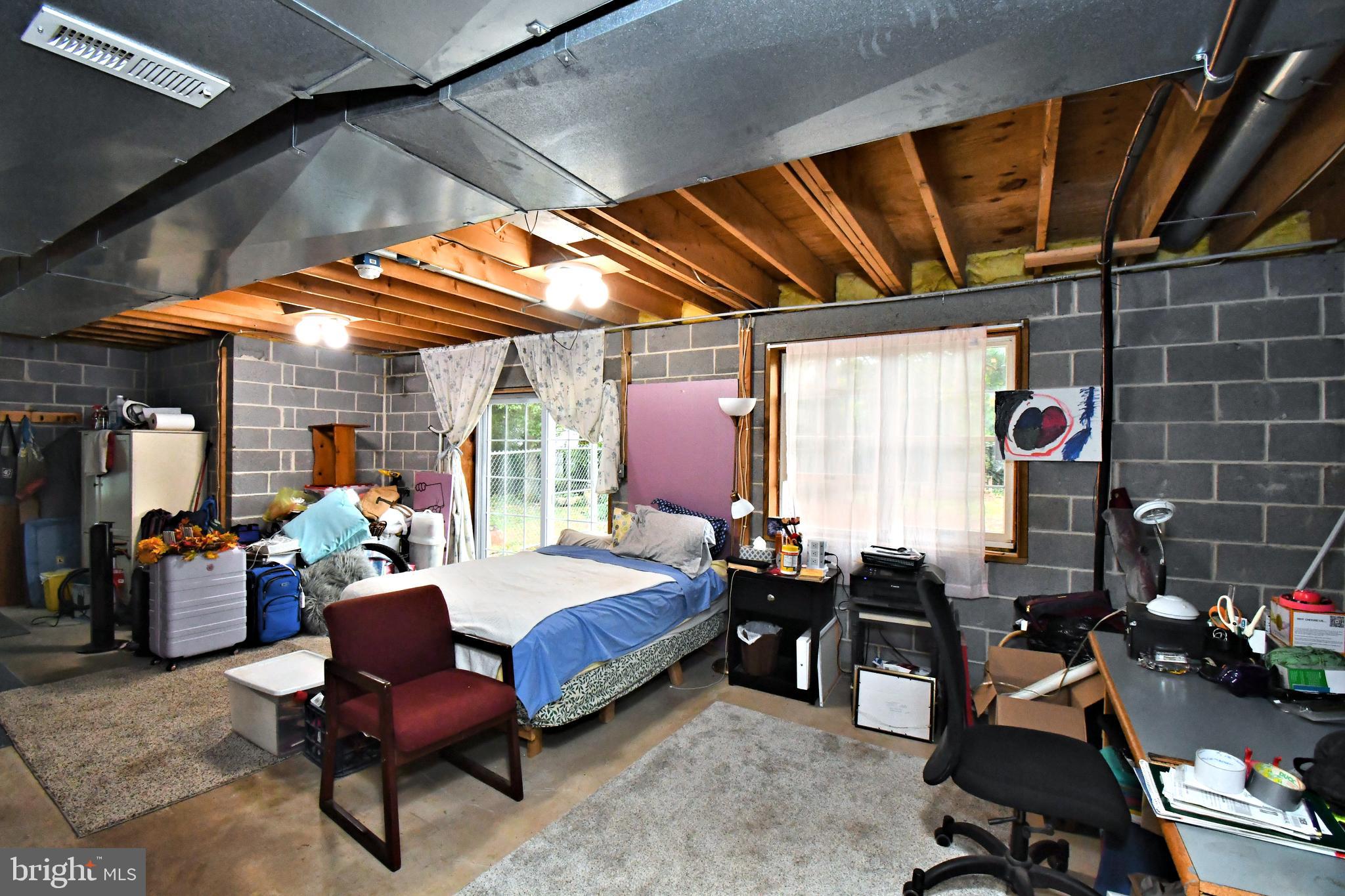 LAUREL WOODS - Residential